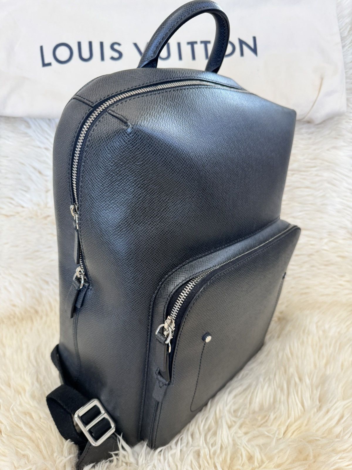 Louis Vuitton Louis Vuitton Taiga Grigori Gray Backpack Ardoise Leather Size ONE SIZE - 4 Thumbnail