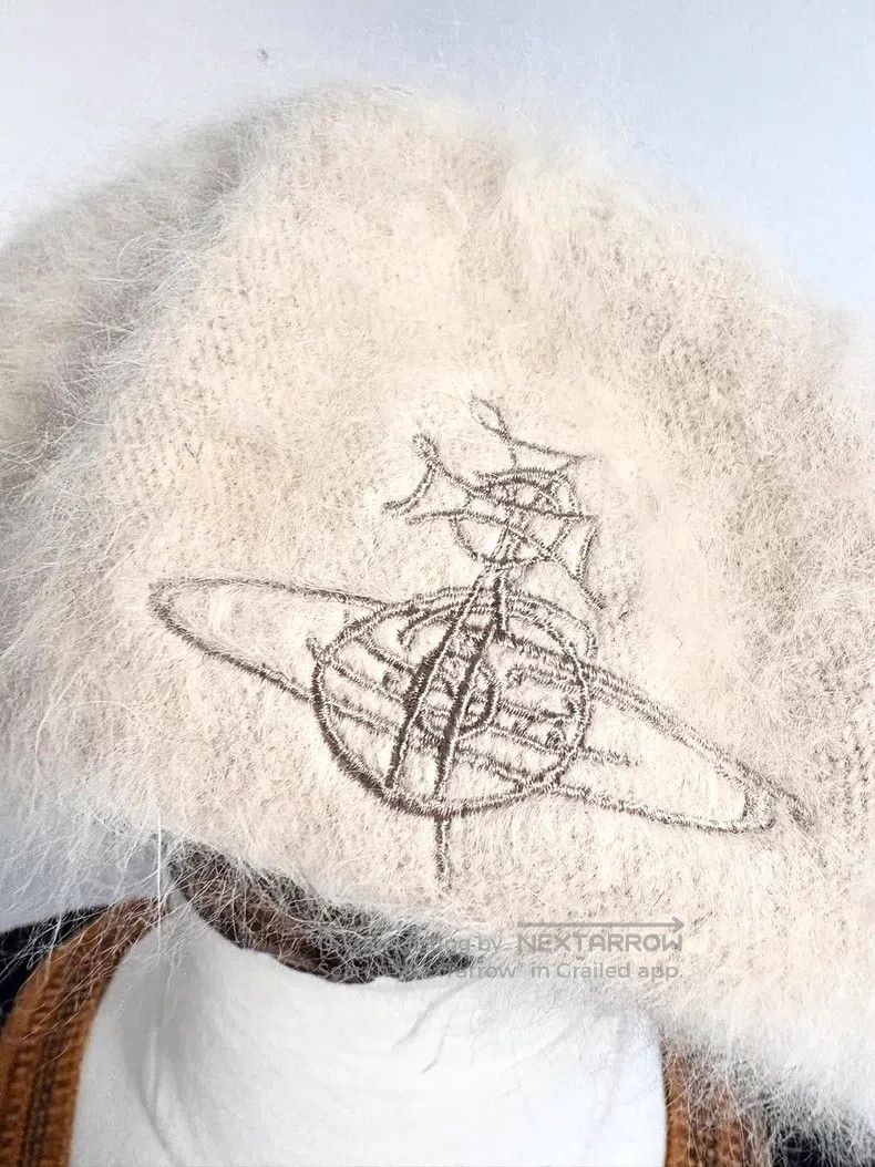 Vivienne Westwood Vivienne Westwood White Long Pile Saturn Embroidered Beret Size ONE SIZE - 3 Thumbnail