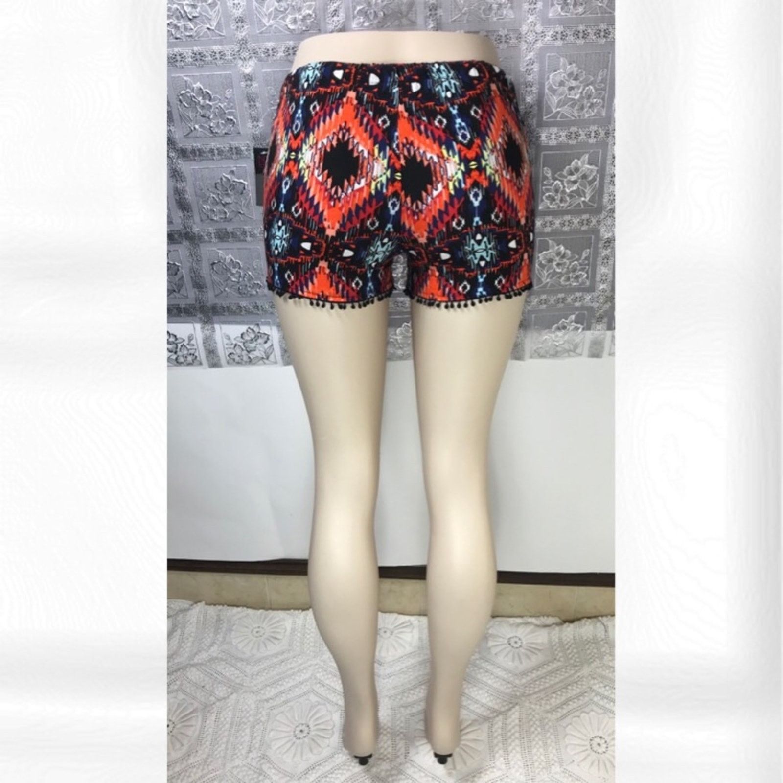 Other NWT Multi Aztec Print Tassle Hem Soft Shorts Size 26" / US 2 / IT 38 - 6 Thumbnail