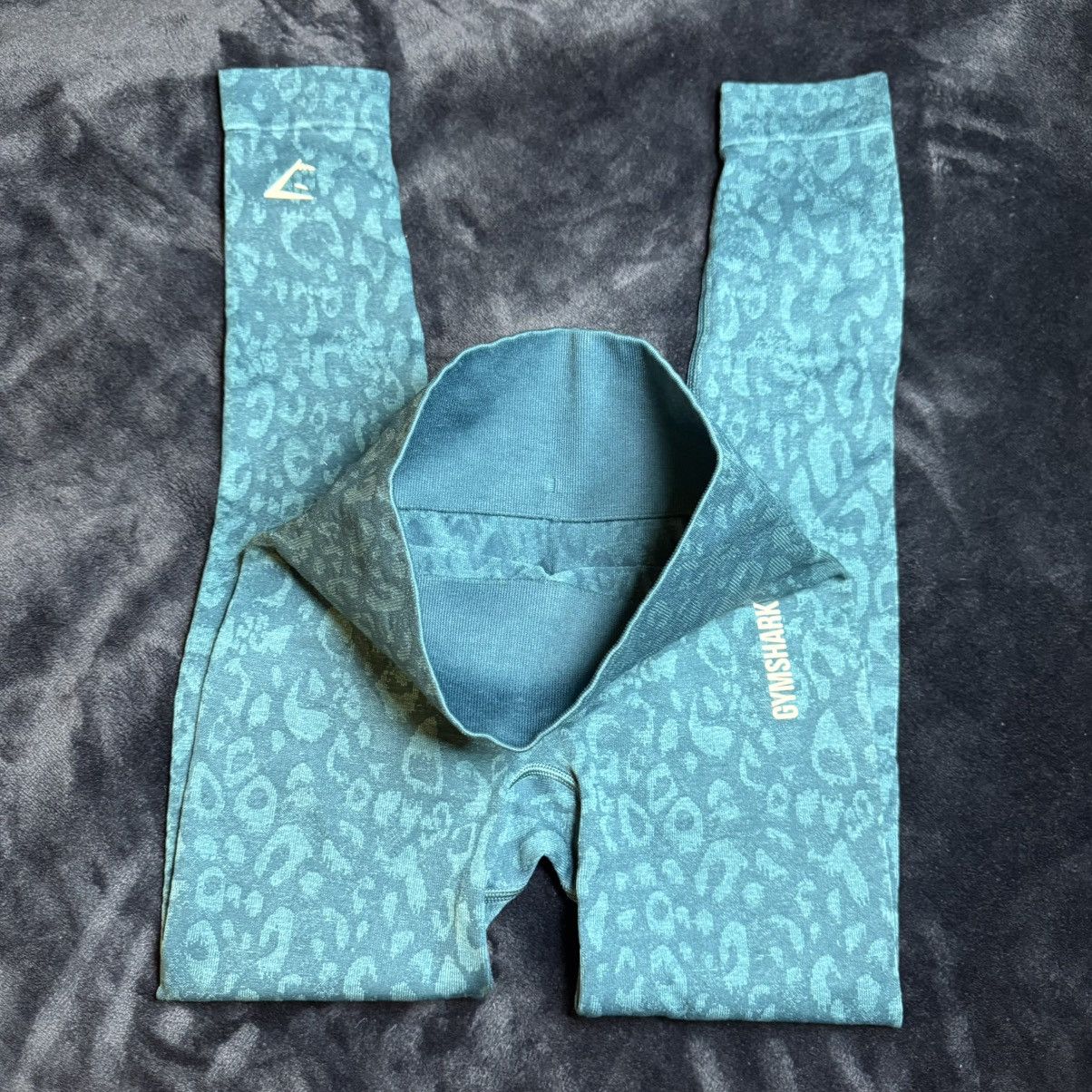 Gymshark GymShark Blue leopard print leggings Size 26" / US 2 / IT 38 - 2 Thumbnail