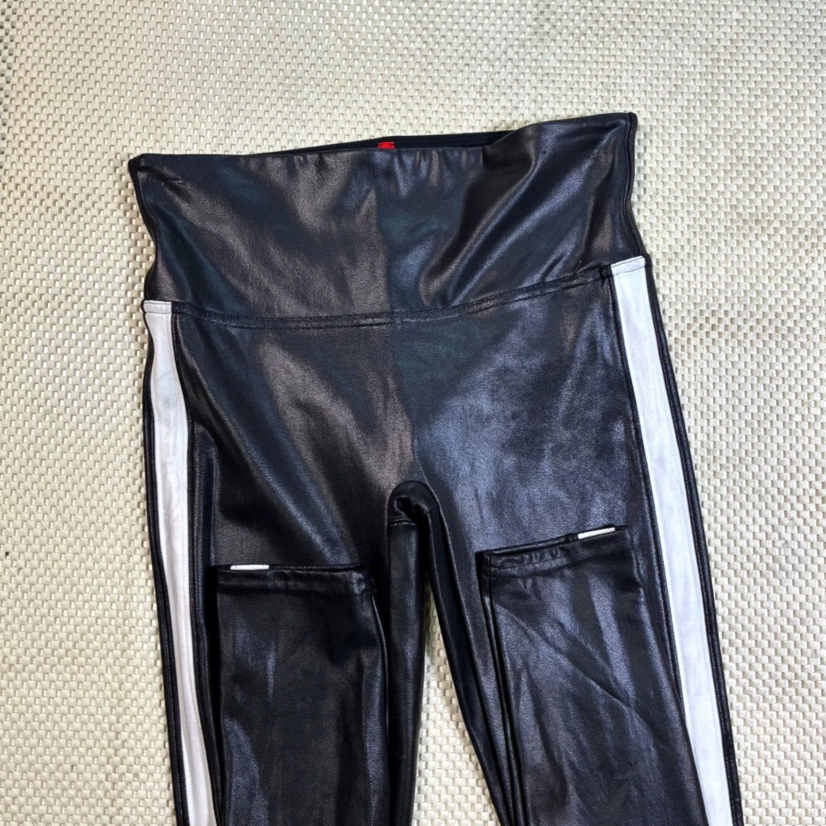 Spanx SPANX Leggings Black Faux Leather Shine White Stripe Side Detail Women Small Leggings Size 28" / US 6 / IT 42 - 3 Thumbnail