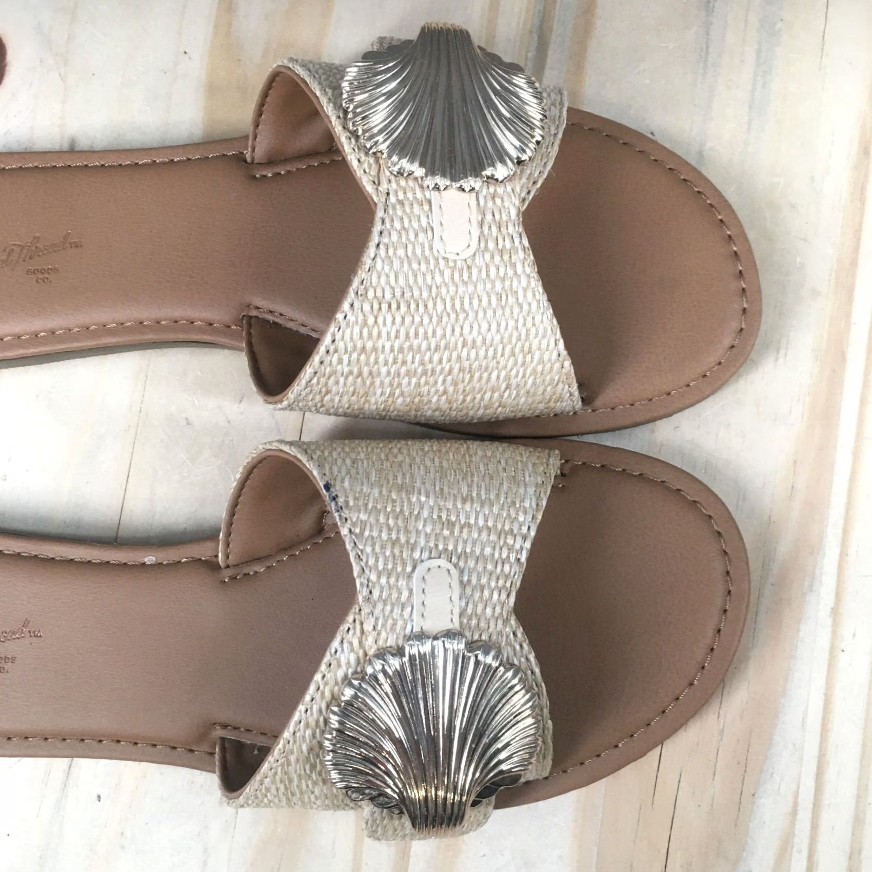 Vintage Universal Thread Sandals Womens 8 Nesryn Shell Ornament Flats Slide Brown Raffia Size US 8 / IT 38 - 7 Thumbnail