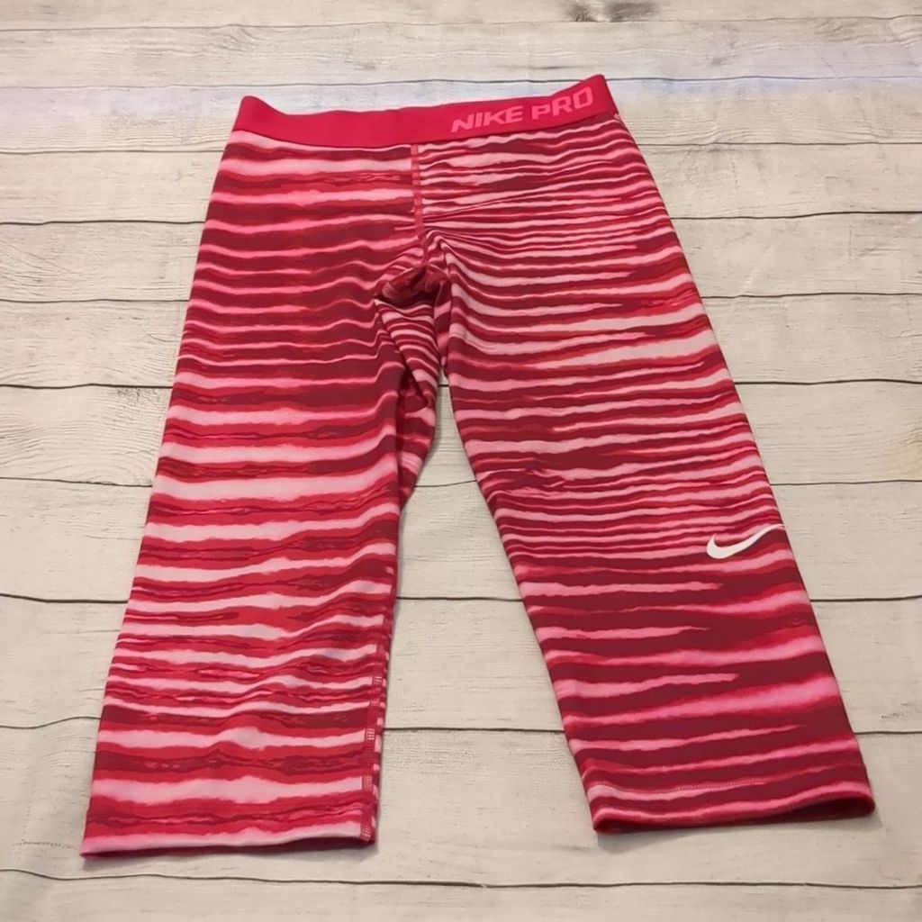 Nike Nike pro pink Capri leggings size Small Size 23" - 1 Thumbnail