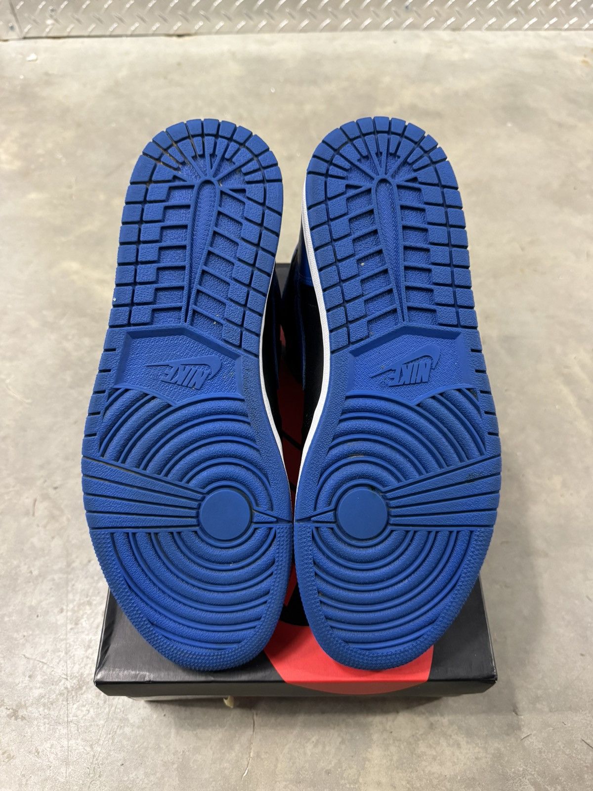 Jordan Brand Jordan 1 Retro High OG Royal 2017 Size 12 Size US 12 / EU 45 - 6 Thumbnail