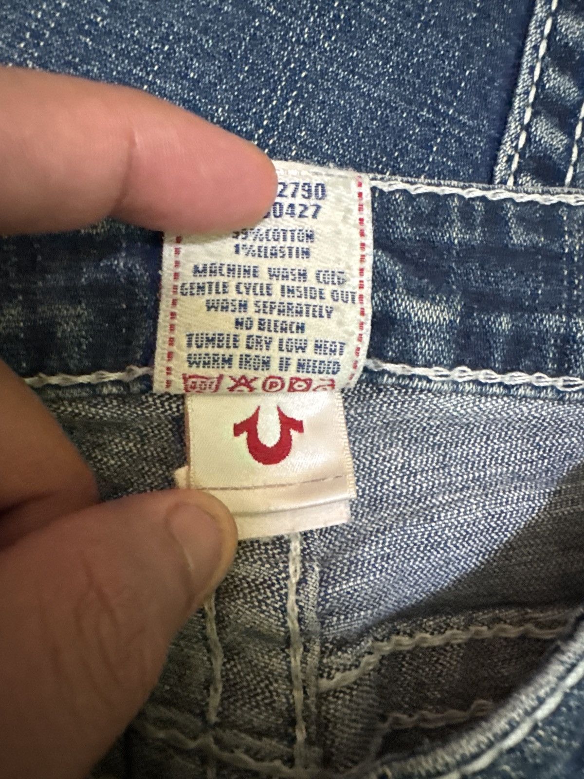 True Religion Flared TRUE RELIGION with White Stitching Low Rise jeans Size 28" / US 6 / IT 42 - 19 Thumbnail