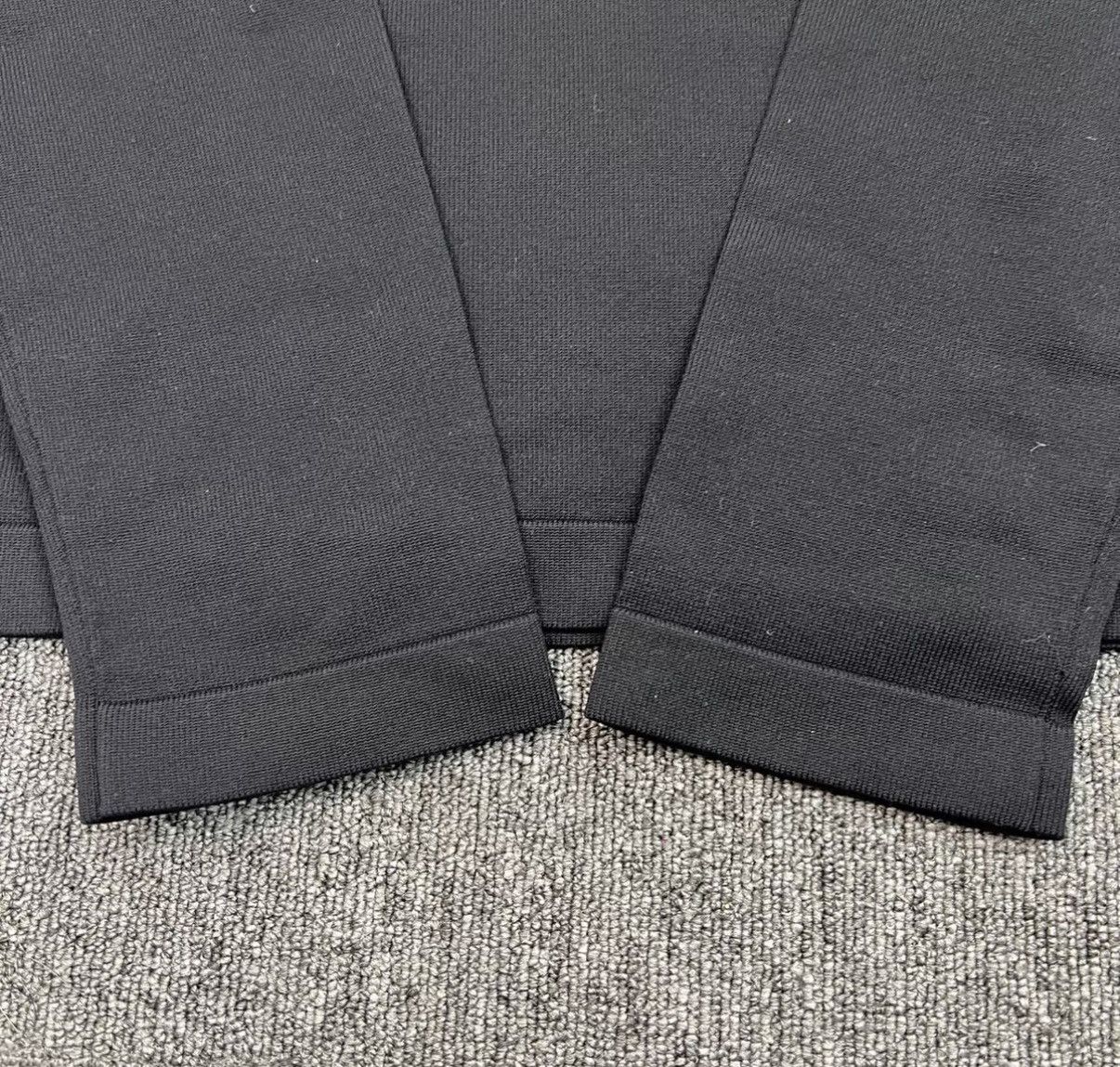 Louis Vuitton Louis Vuitton LV Thermal Earth Logo Knit Sweater K12 Size US S / EU 44-46 / 1 - 6 Thumbnail