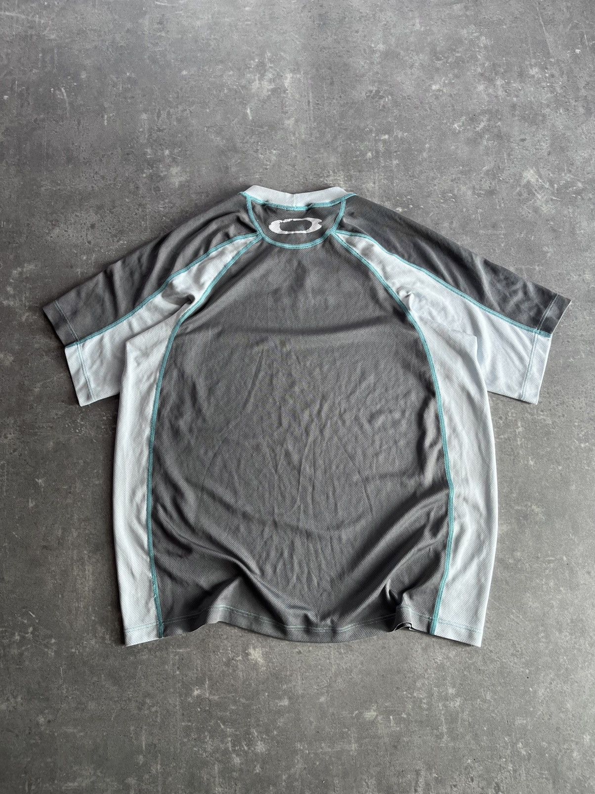 Oakley 00s Oakley Vintage Big Cracked Logo Jersey Tee L Rare Size US L / EU 52-54 / 3 - 2 Thumbnail