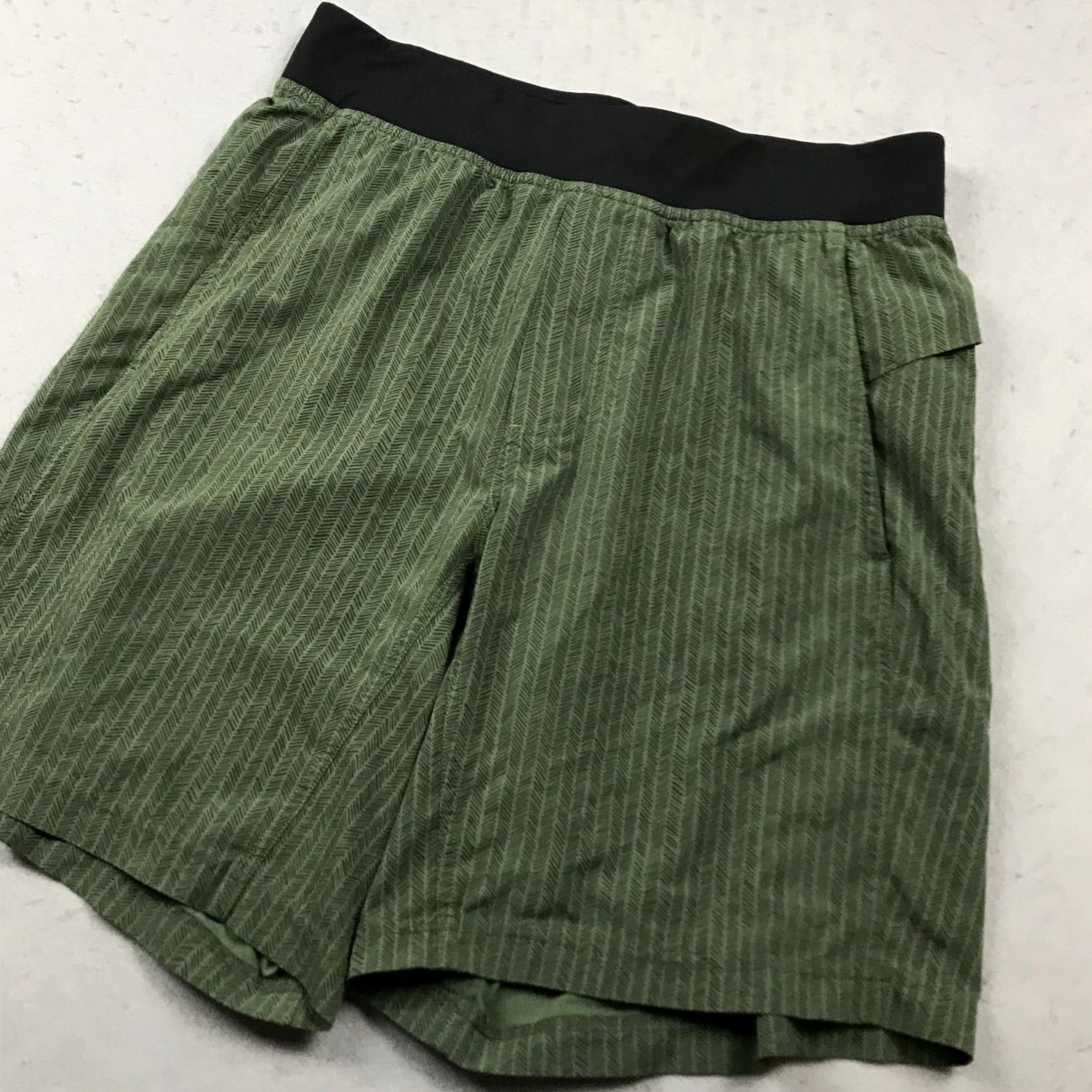 Lululemon Lululemon Shorts Mens Small Green T.H.E. Short Linerless Activewear 9 Inch Size US 29 - 2 Thumbnail