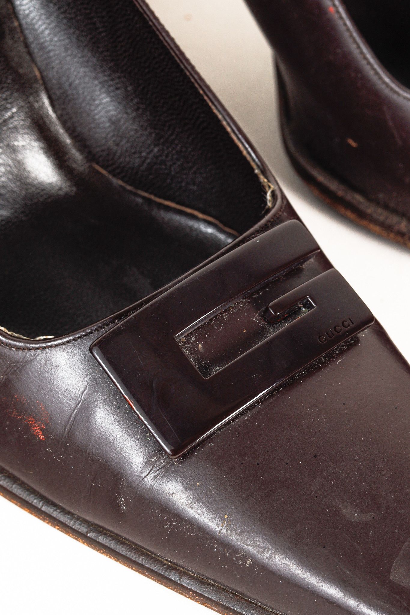 Gucci Gucci by Tom Ford 1990s Big G Chisel Toe Leather Pumps Size US 7 / IT 37 - 8 Thumbnail