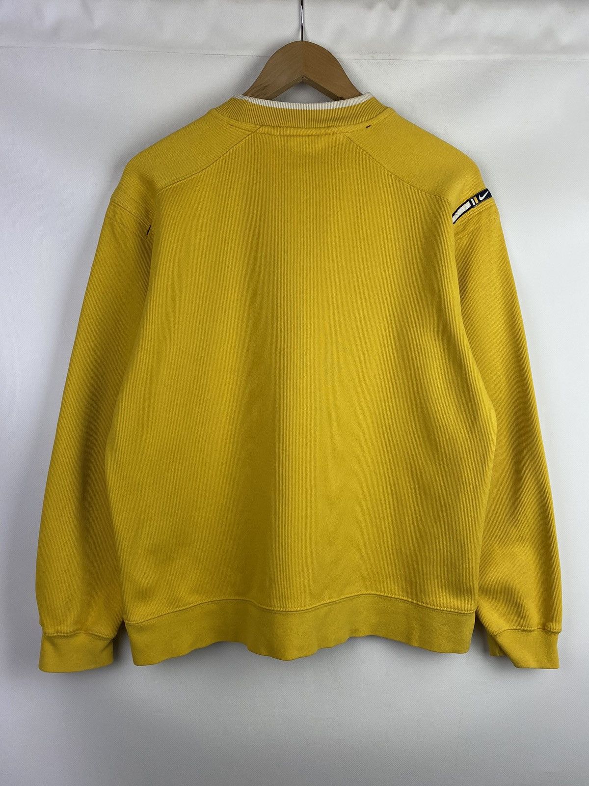 Nike VTG 90s Nike Big Logo Embroidered Sweatshirt Pullover Size US S / EU 44-46 / 1 - 16 Thumbnail