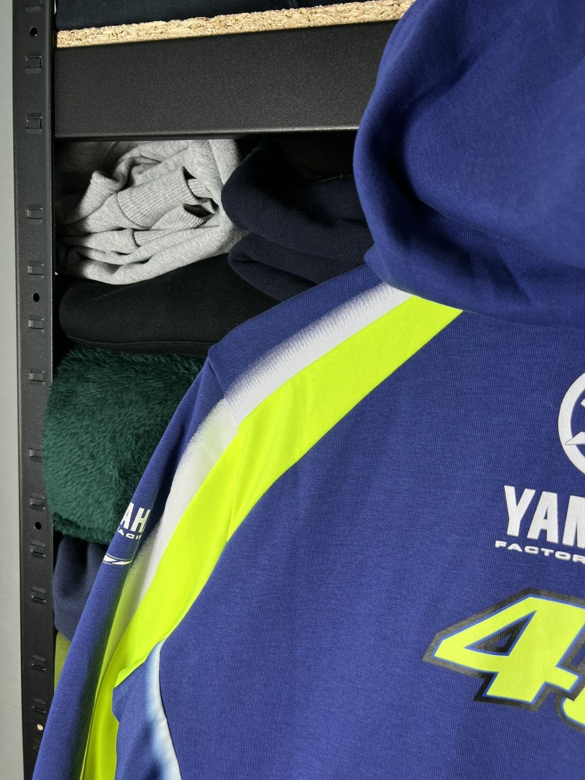 Yamaha Vintage Y2K Yamaha VALENTINO ROSSI 46 Hoodie Rare Retro Hype Size US XL / EU 56 / 4 - 12 Thumbnail