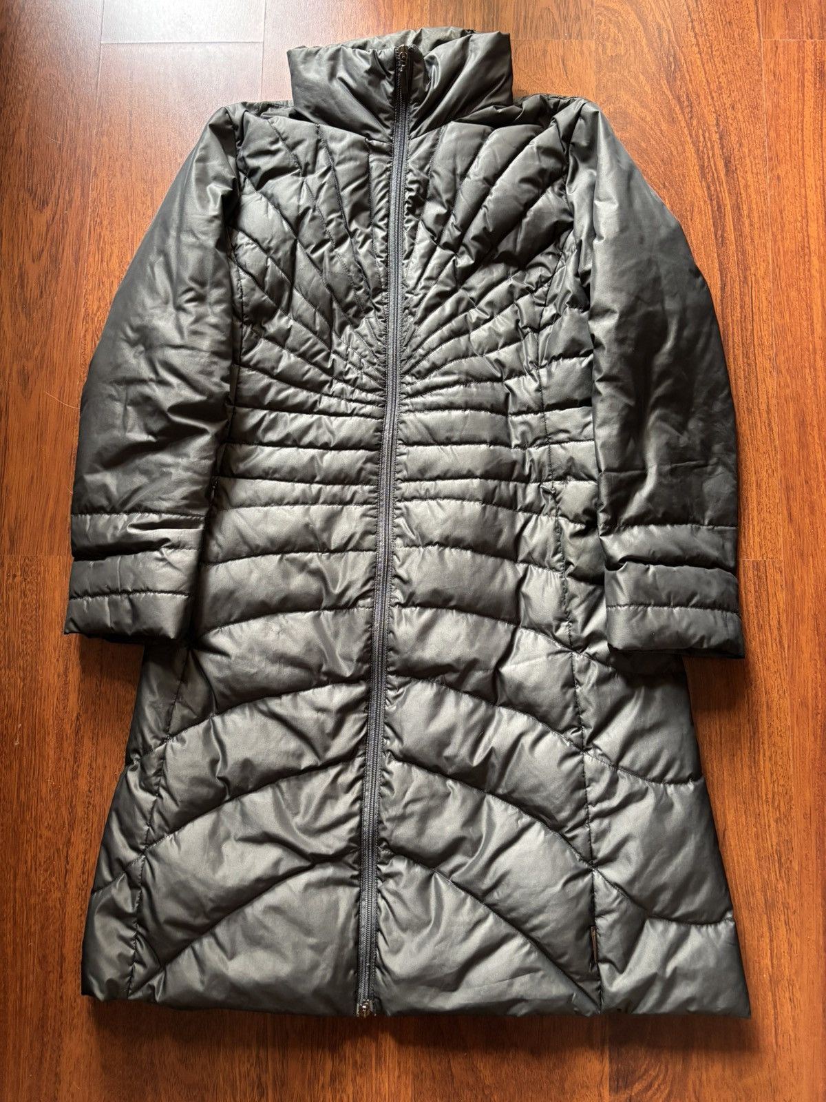 Moncler Moncler vintage puffy long jacket Size US M / EU 48-50 / 2 - 1 Thumbnail