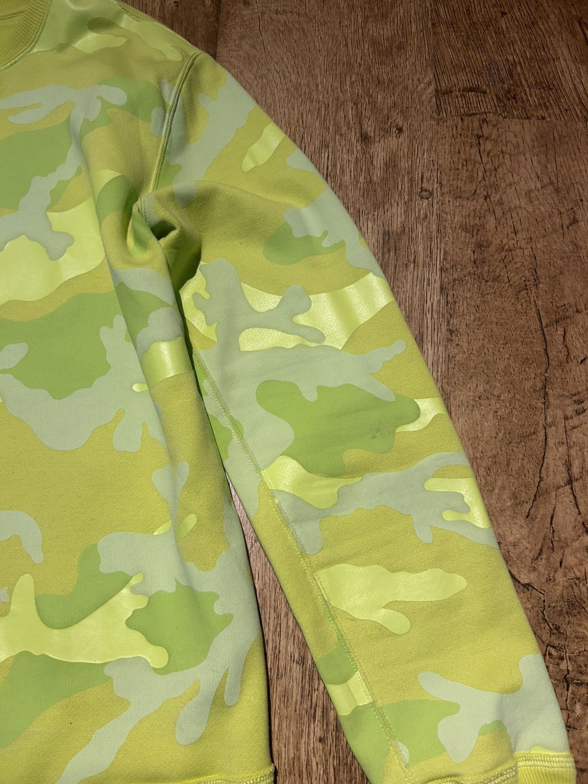 Valentino Valentino Neon Camouflage Sweatshirt - Medium Size US M / EU 48-50 / 2 - 6 Thumbnail