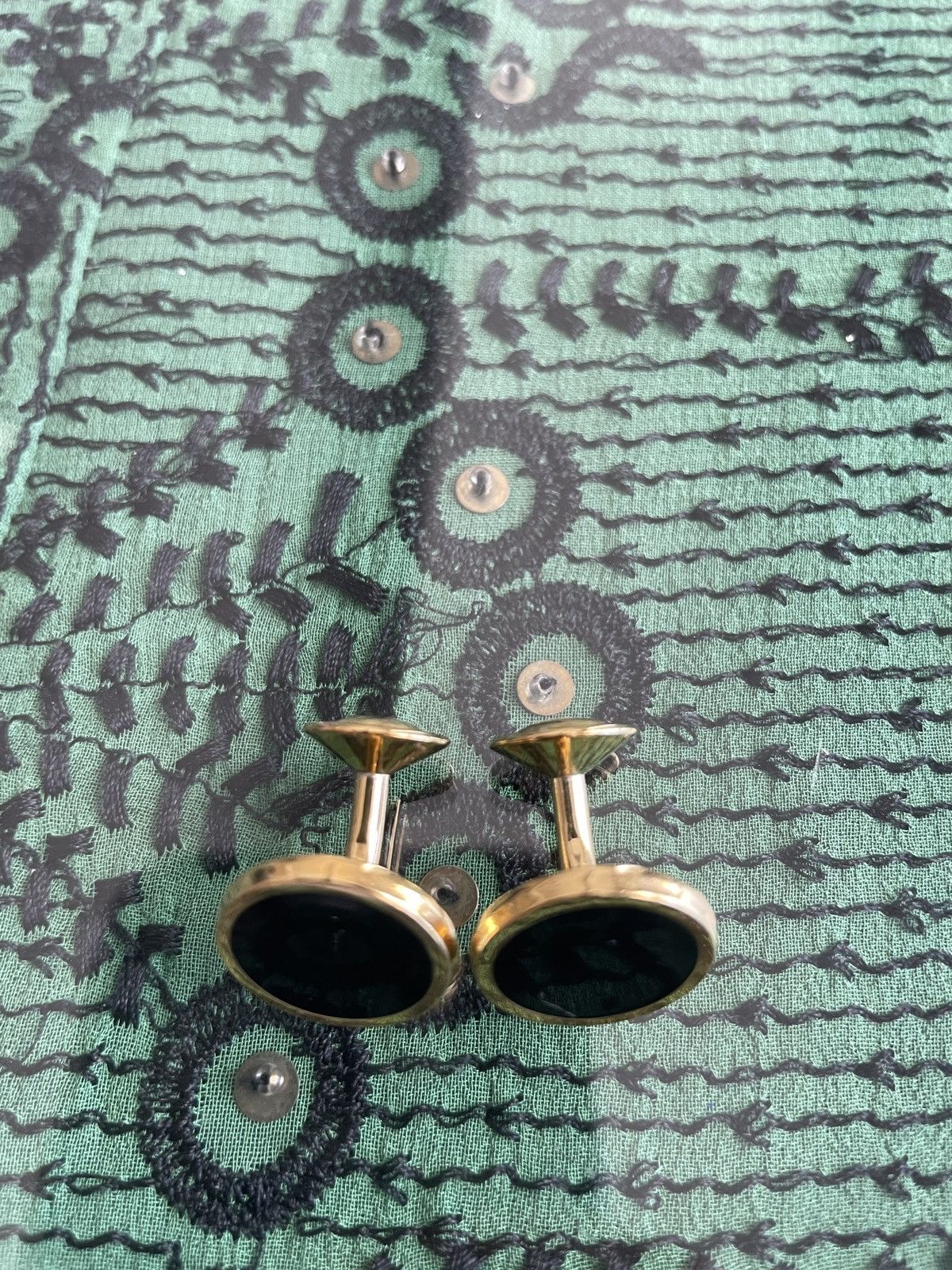 Vintage Blk Onyx Gold tone cuff links Size ONE SIZE - 2 Thumbnail