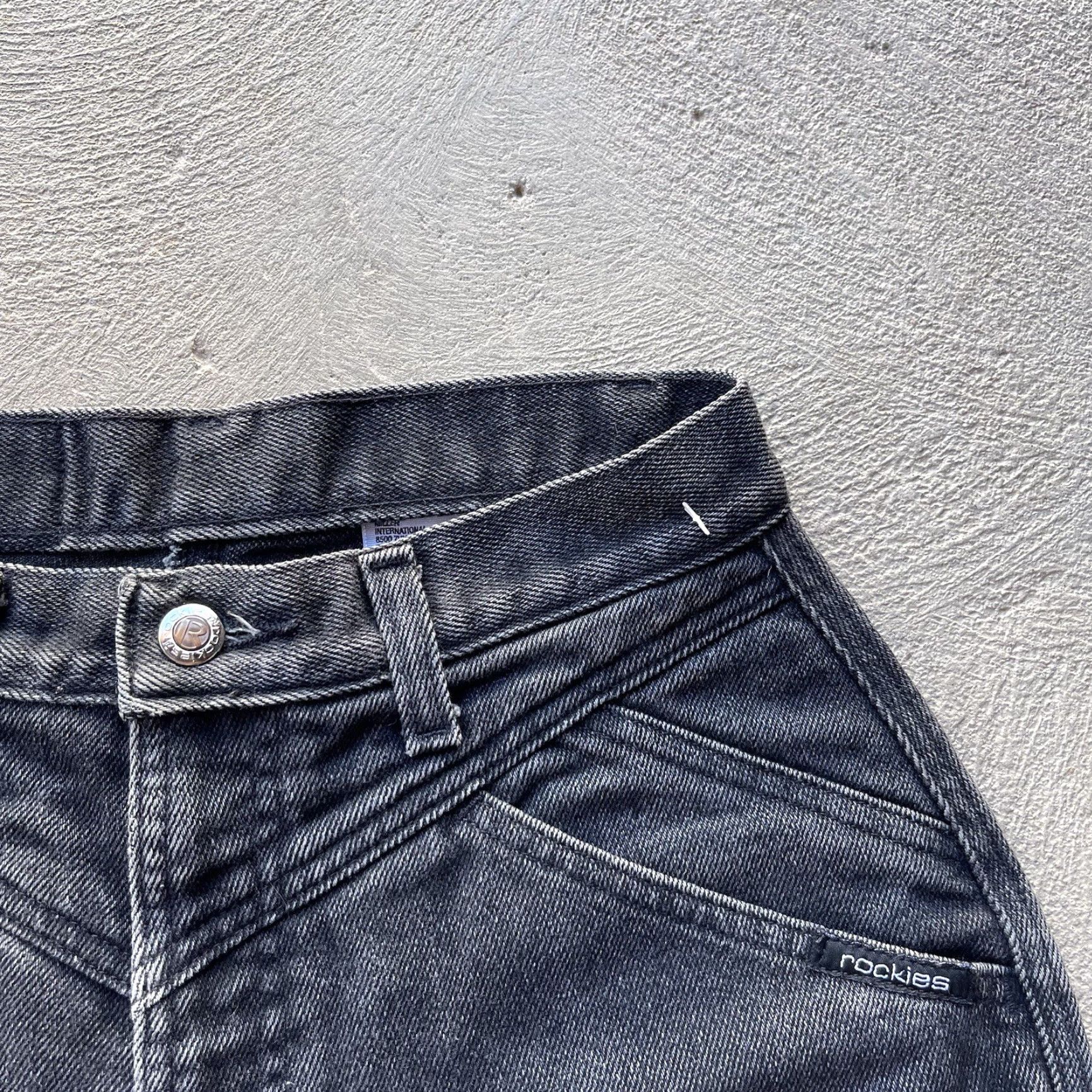 Vintage VINTAGE Rockies Jeans Womens 9 Black Bare Back Denim Pants 80s 90s USA Straight Inseam 31 Womens Size 30" / US 8 / IT 44 - 3 Thumbnail