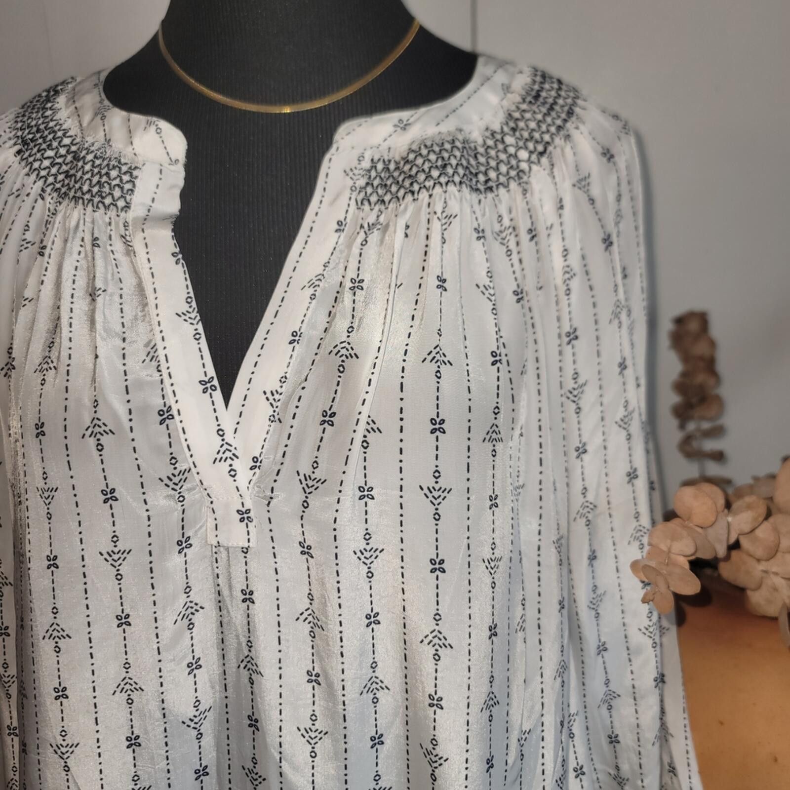 French Connection French Connection White and Black Embroidered Blouse EUC Size L / US 10 / IT 46 - 4 Thumbnail