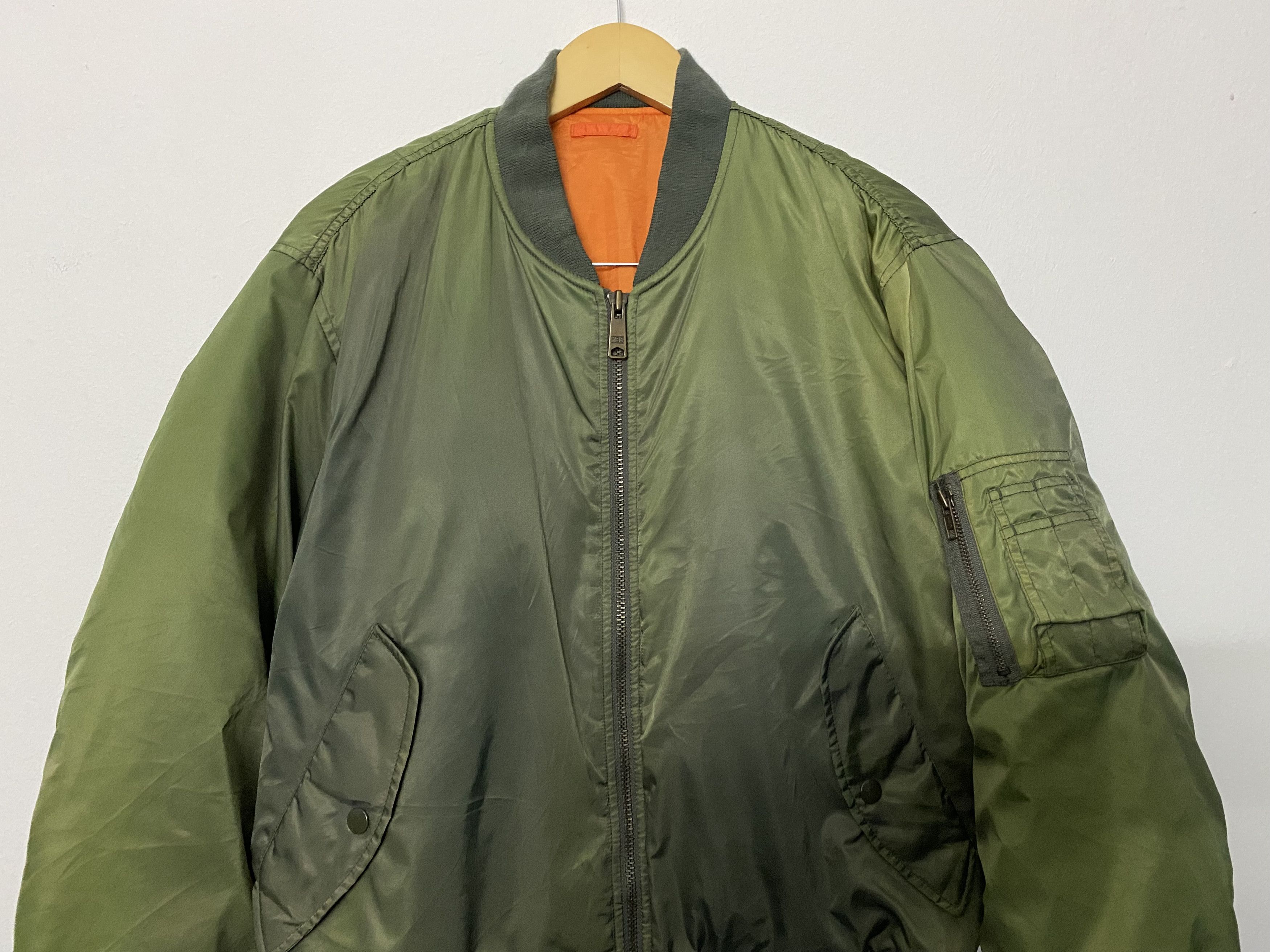 Uniqlo Vtg Uniqlo Sun Faded Military MA-1 Bomber Jacket Size US M / EU 48-50 / 2 - 4 Thumbnail
