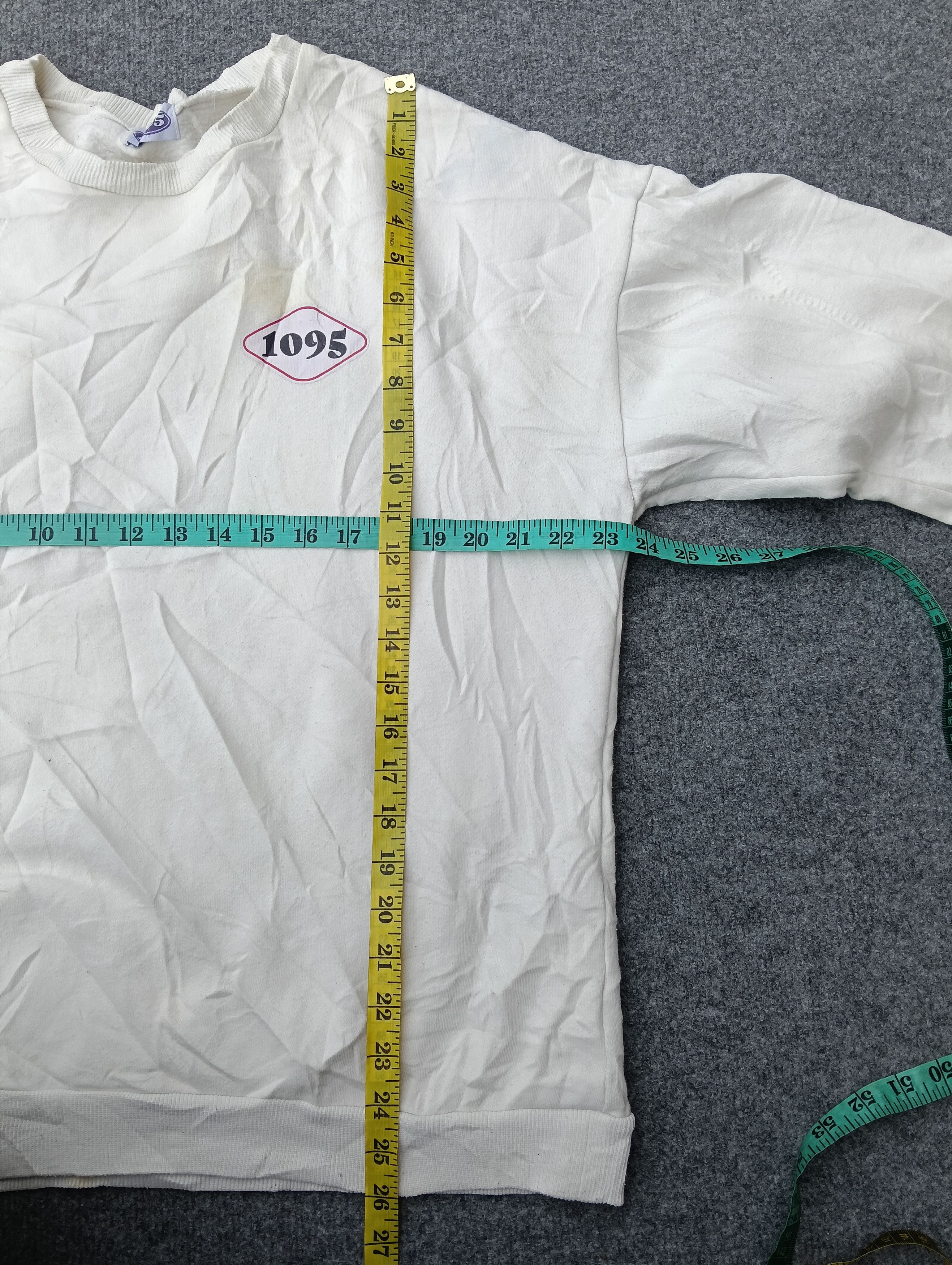 Anime RARE 🔥 1095 anime white sweatshirt. Size US L / EU 52-54 / 3 - 7 Thumbnail