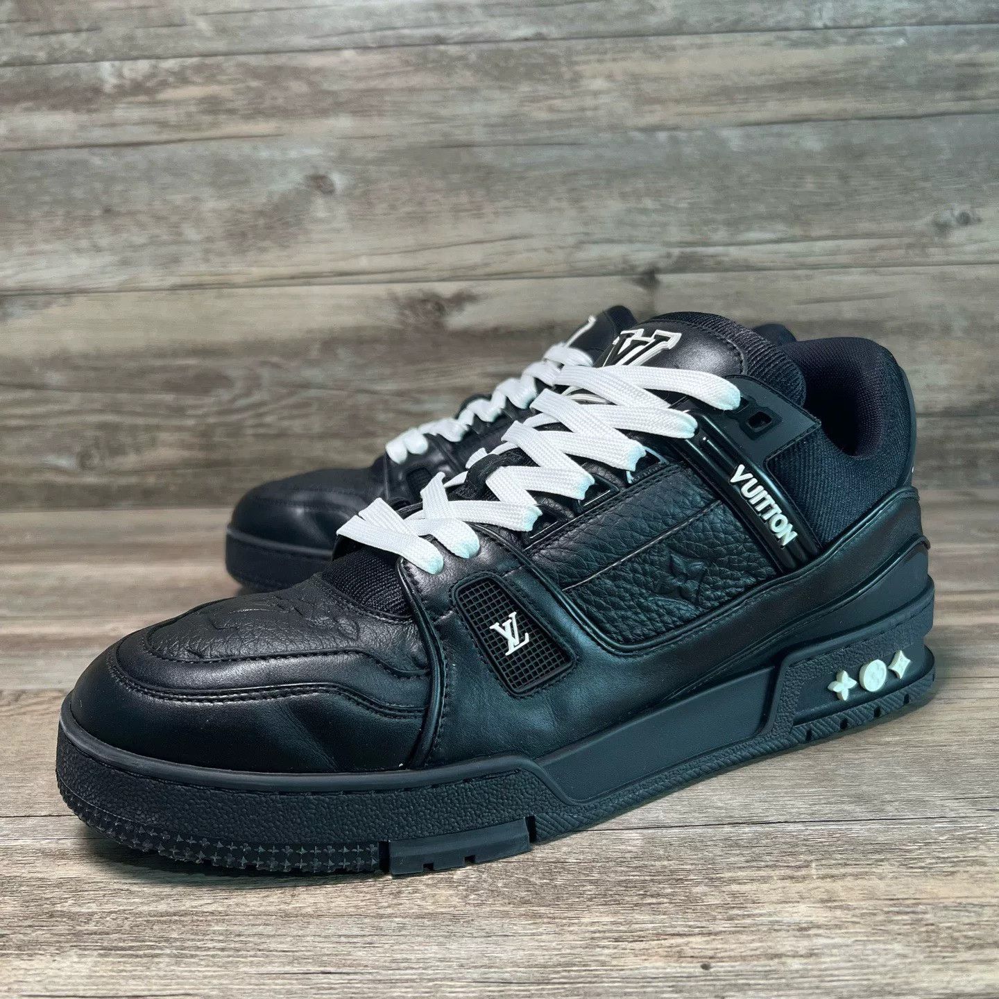 Louis Vuitton Louis Vuitton Training Black Lowtop Sneakers 42 Men Size US 9 / EU 42 - 1 Thumbnail