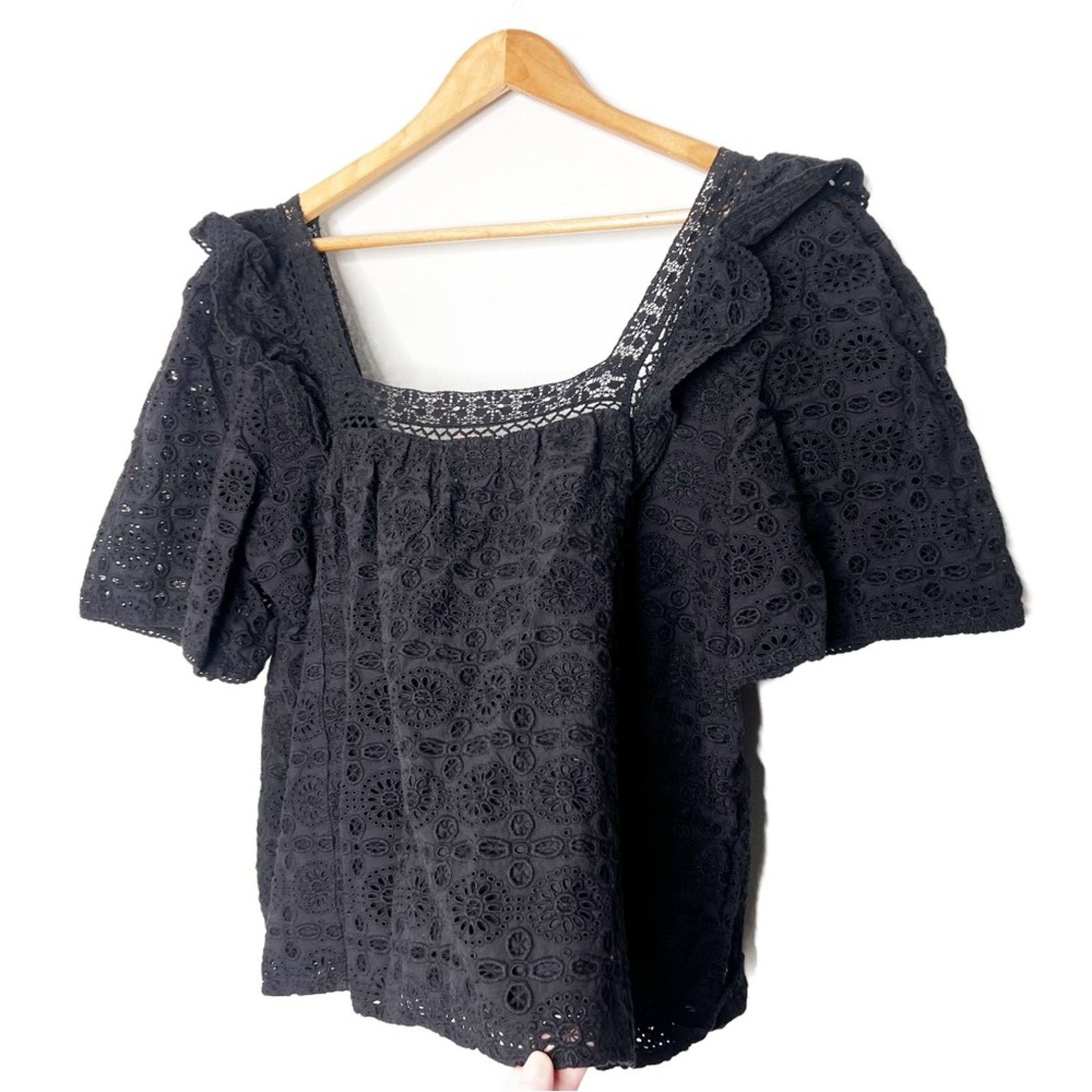 Vineyard Vines New with Tag Vineyard Vines Women's Black Eyelet Blouse Size XL / US 12-14 / IT 48-50 - 10 Thumbnail