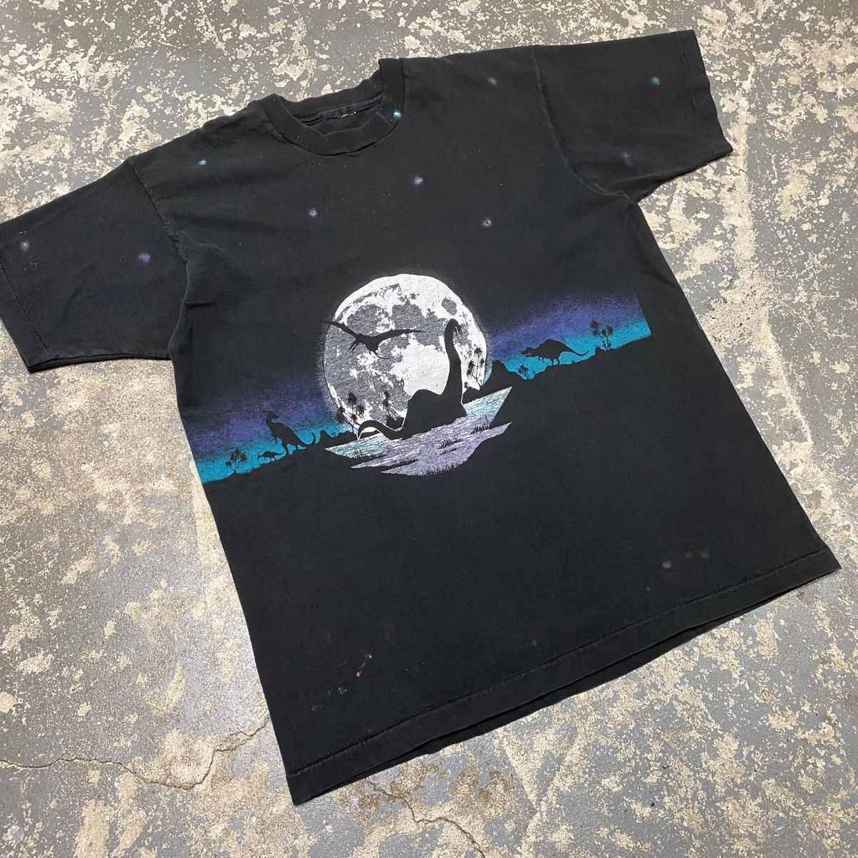 Japanese Brand × Vintage Vintage Dinosaur Skyline Wrap Around Tshirt USA Size US M / EU 48-50 / 2 - 8 Thumbnail