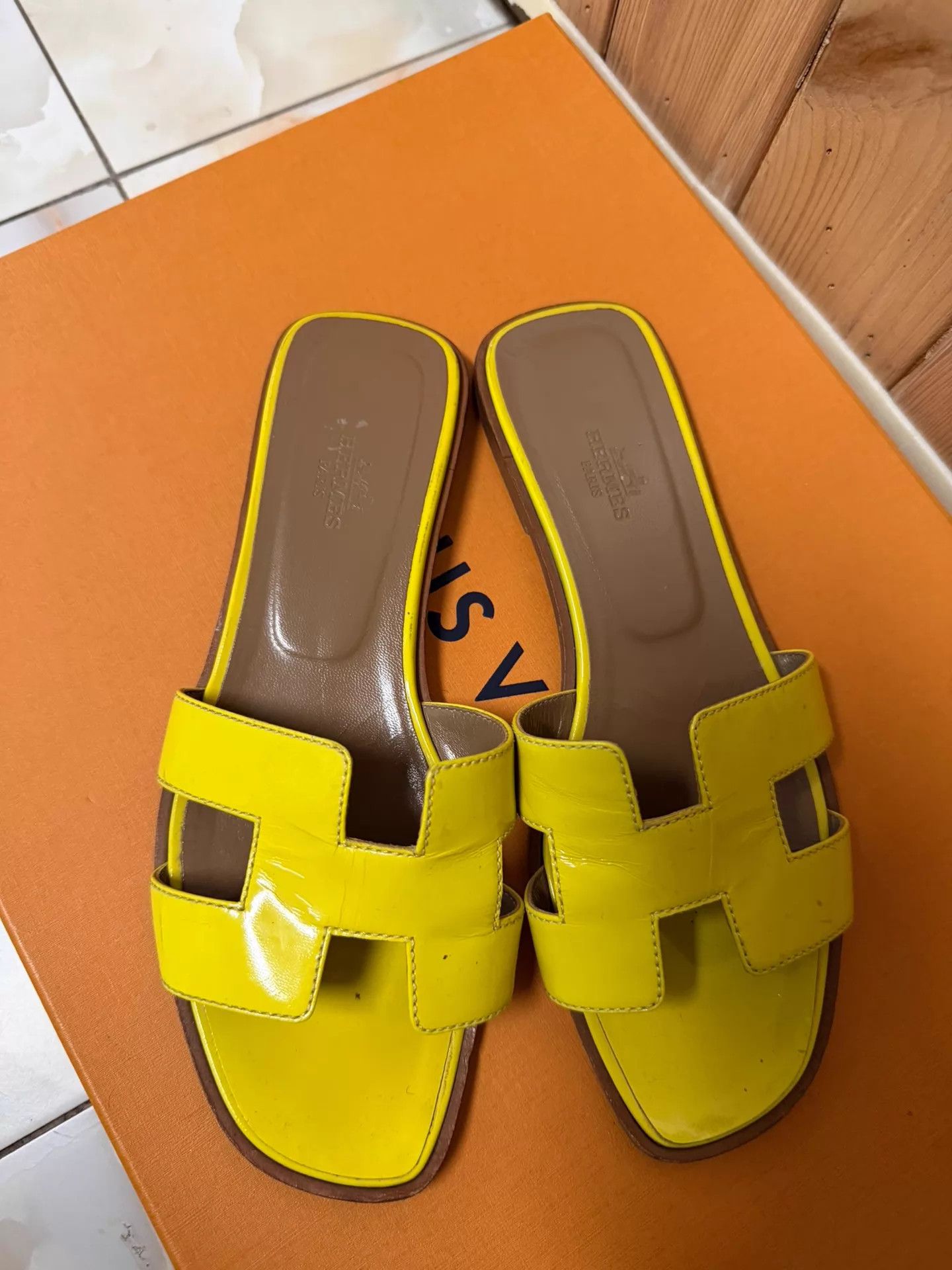 Hermes Hermes yellow H slippers 37 Size US 6.5 / IT 36.5 - 2 Thumbnail