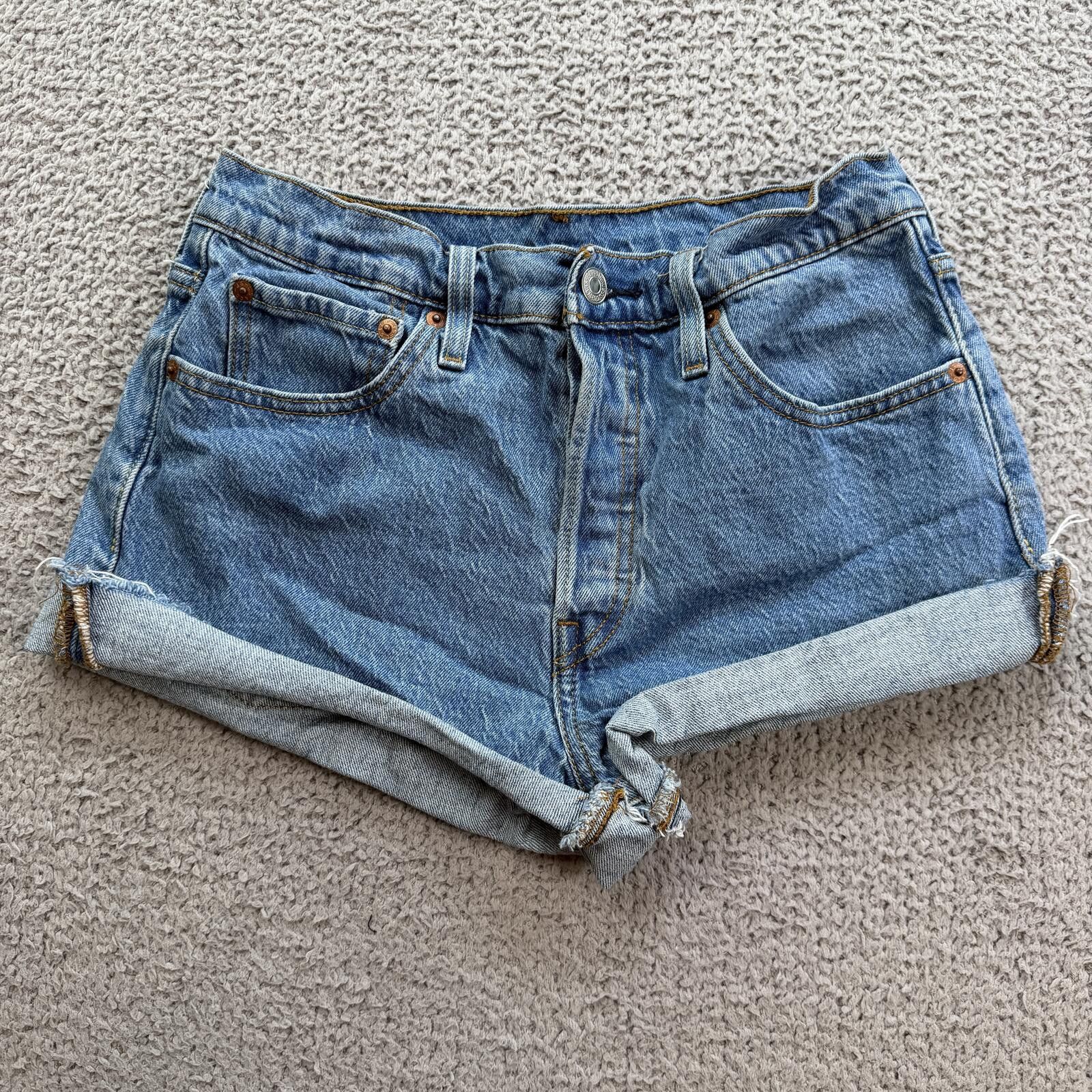 Levi's Levis 501 Womens Denim Cut Off Jean Shorts 28W Light Wash Size 28" / US 6 / IT 42 - 1 Thumbnail