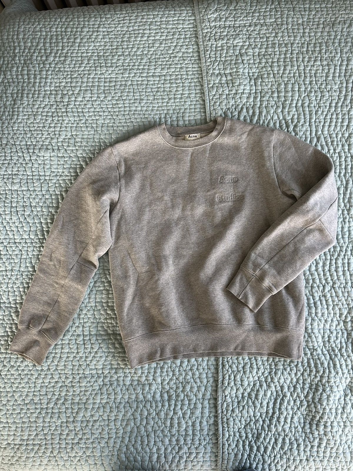 Acne Studios Acne Studios Embossed Logo Crewneck Size US S / EU 44-46 / 1 - 1 Thumbnail