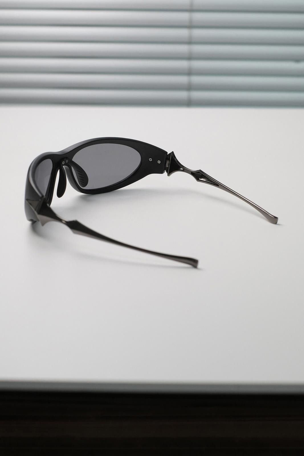 Other Y2k Vtg Avant Garde Futuristic Gunmetal Sunglasses Unisex OS Size ONE SIZE - 8 Thumbnail
