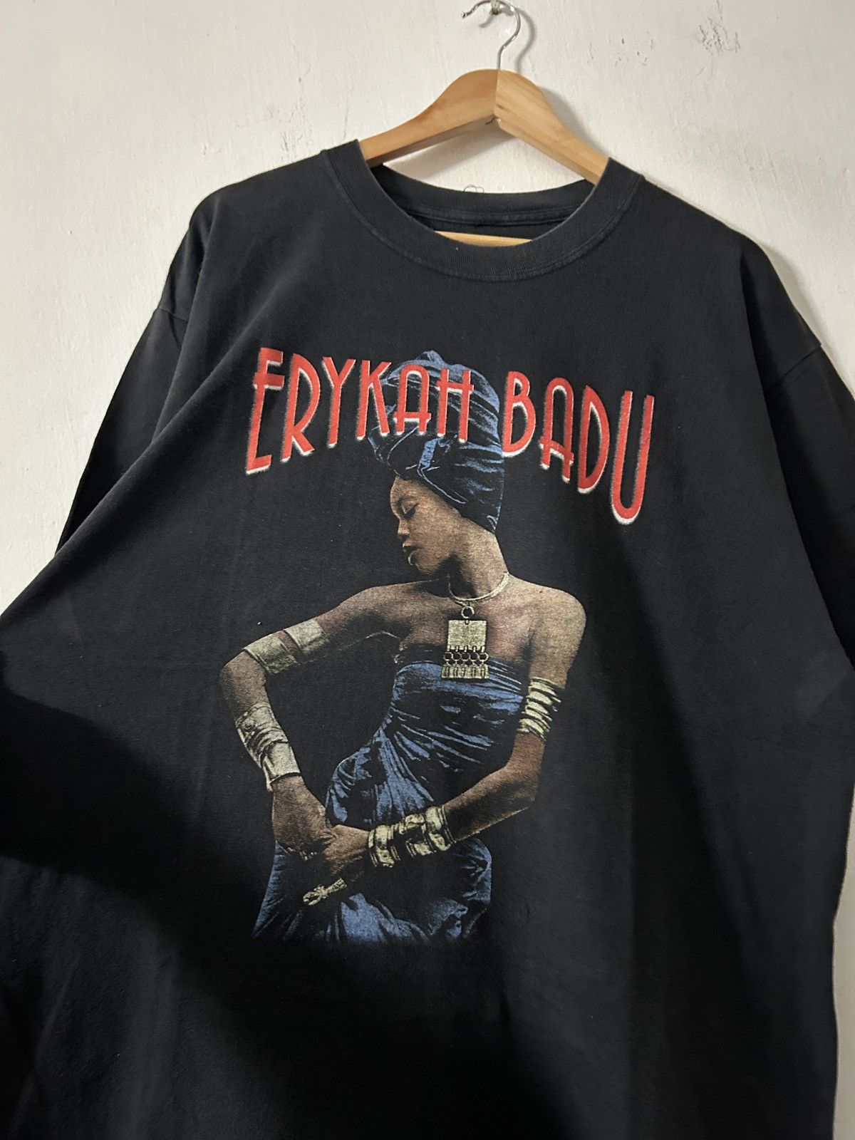 Vintage Vintage 2001 Erykah Badu Tour raptees photo tee design Size US XL / EU 56 / 4 - 2 Thumbnail