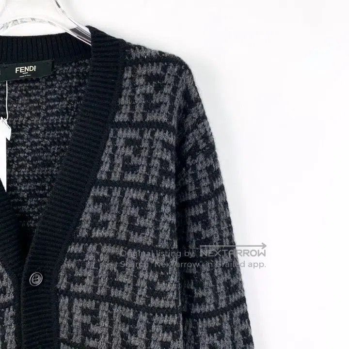 Fendi Fendi Logo All-Over Print Cashmere V-Neck Cardigan. Size US L / EU 52-54 / 3 - 3 Thumbnail