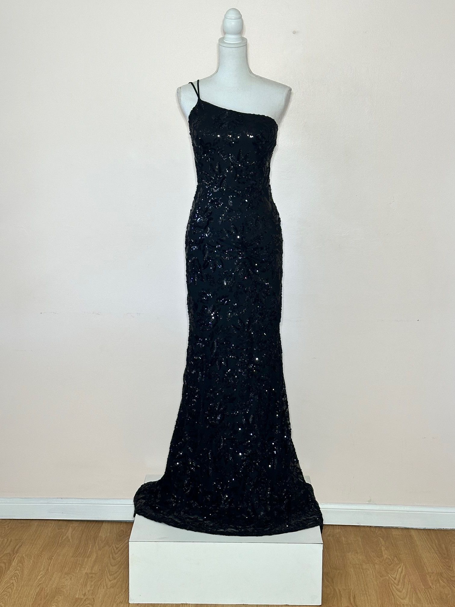 Vintage Windsor Black Sequin One Shoulder Fit and Flare Gown Size M / US 6-8 / IT 42-44 - 6 Thumbnail