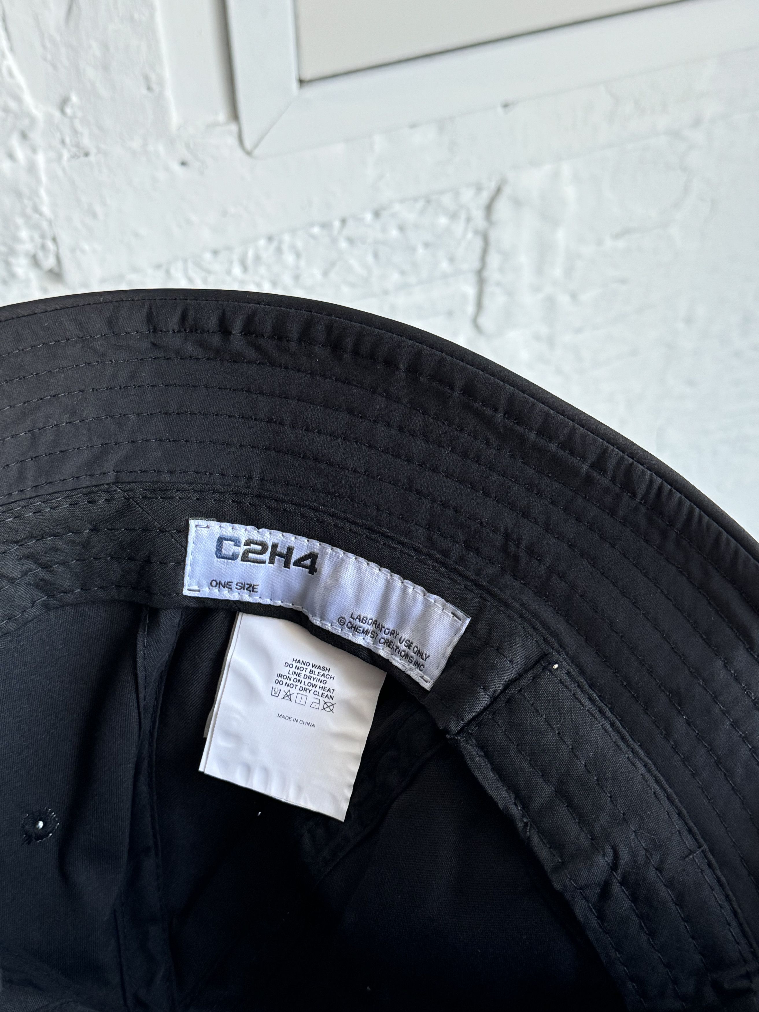 C2H4 C2H4 Black Curvilinear Bucket Hat Size ONE SIZE - 3 Thumbnail