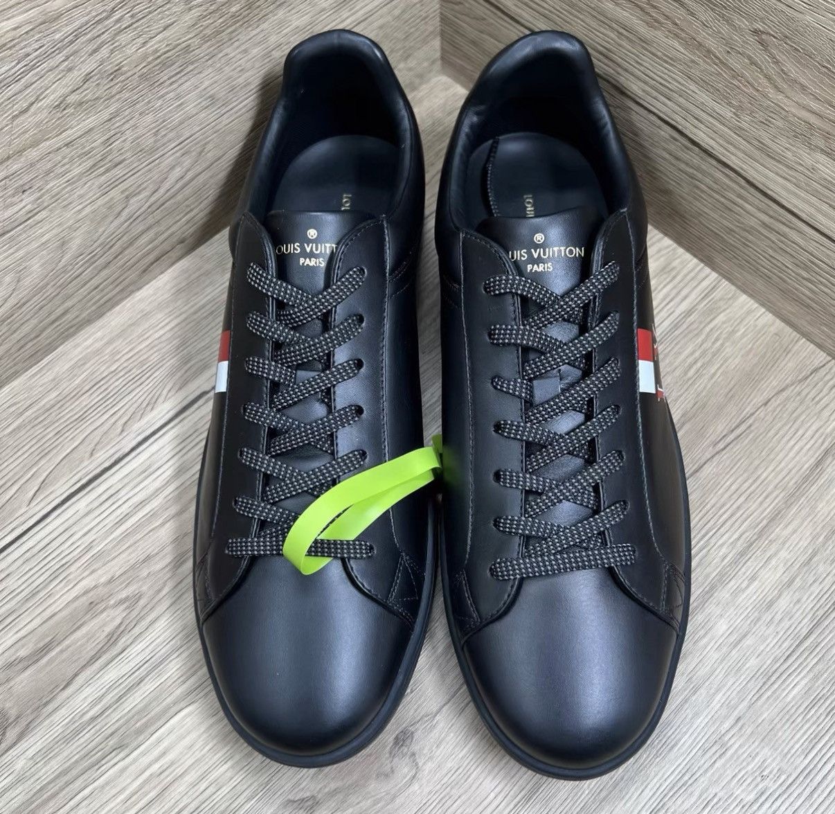 Louis Vuitton Louis Vuitton Luxembourg Black Letter Logo Sneakers J41 Size US 10 / EU 43 - 2 Thumbnail