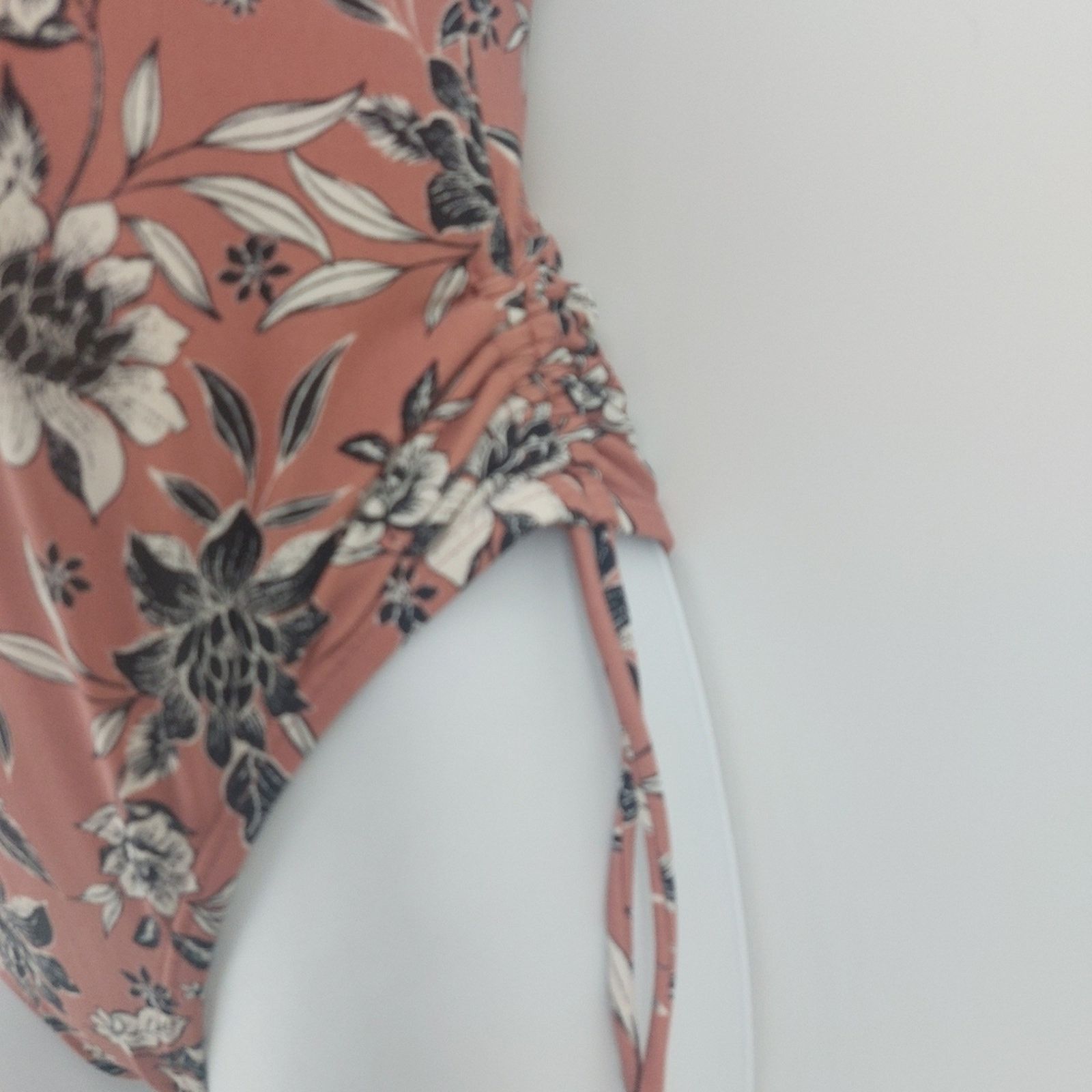 Other Kona Sol Women's Swimsuit Halter Top Floral Mauve Black Sz S Size S / US 4 / IT 40 - 3 Thumbnail