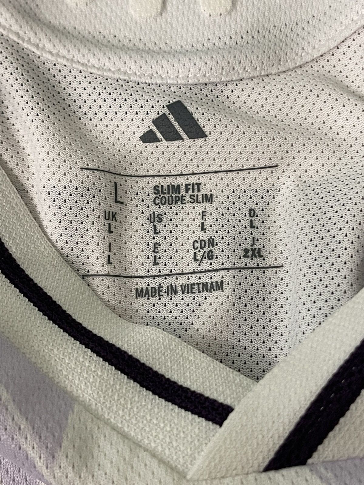 Adidas Authentic Manchester United CUNHA 2025/26 away jersey Size US L / EU 52-54 / 3 - 4 Thumbnail