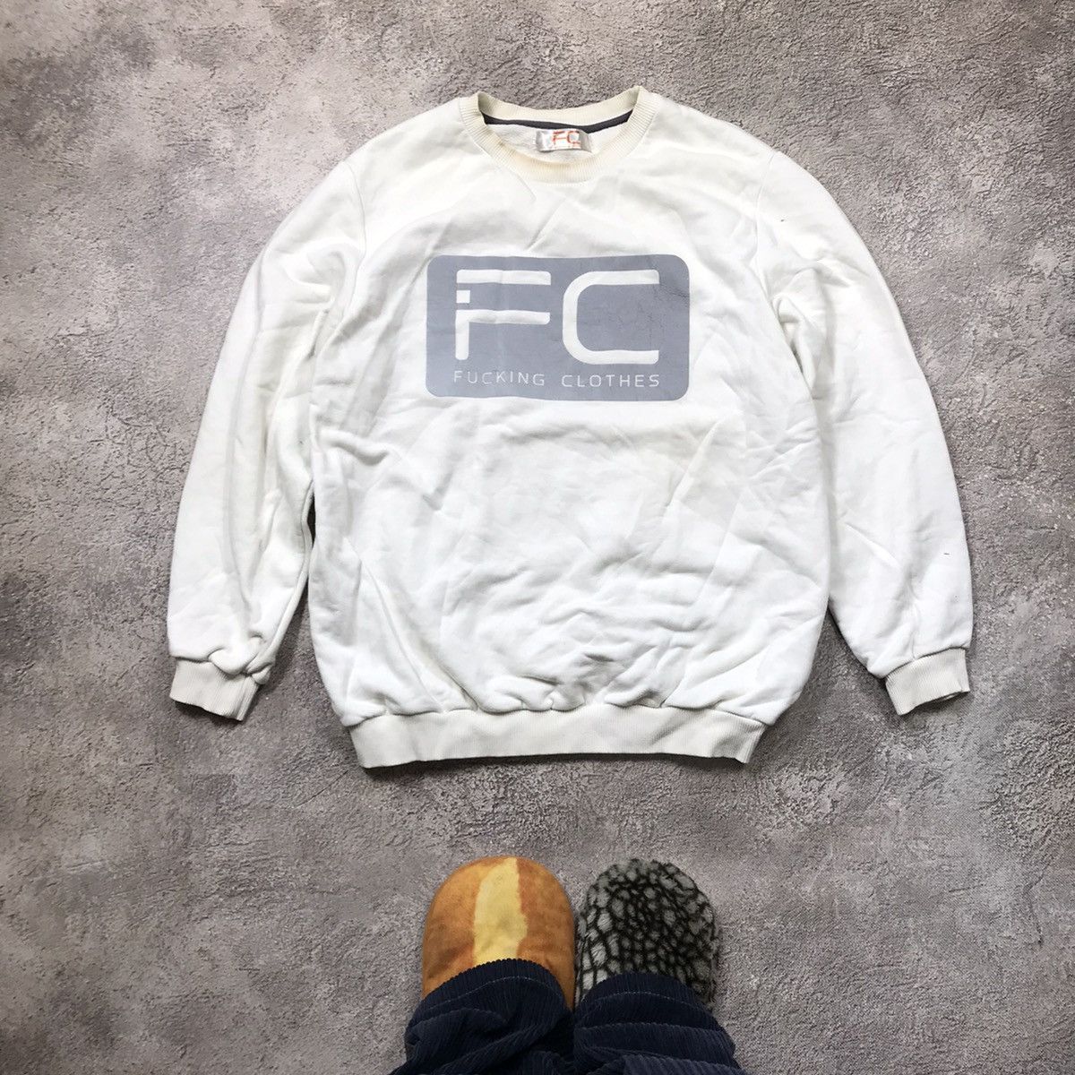 Vintage Vintage Y2K FC Graphic Sweatshirt Streetwear Cream Baggy XL Size US XL / EU 56 / 4 - 1 Thumbnail