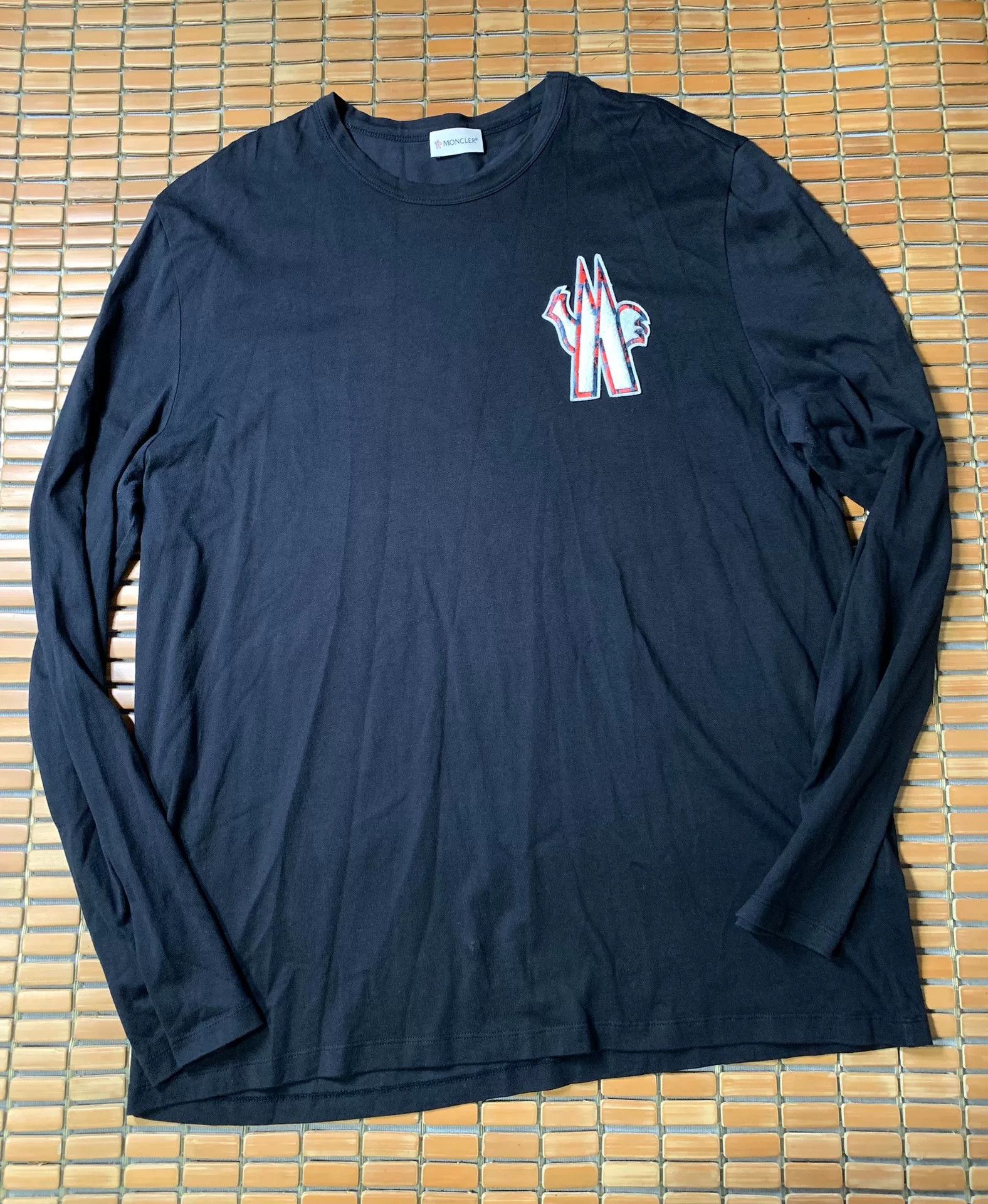 Moncler Moncler Chest Embroidered Long-Sleeve T-Shirt Size US M / EU 48-50 / 2 - 1 Thumbnail