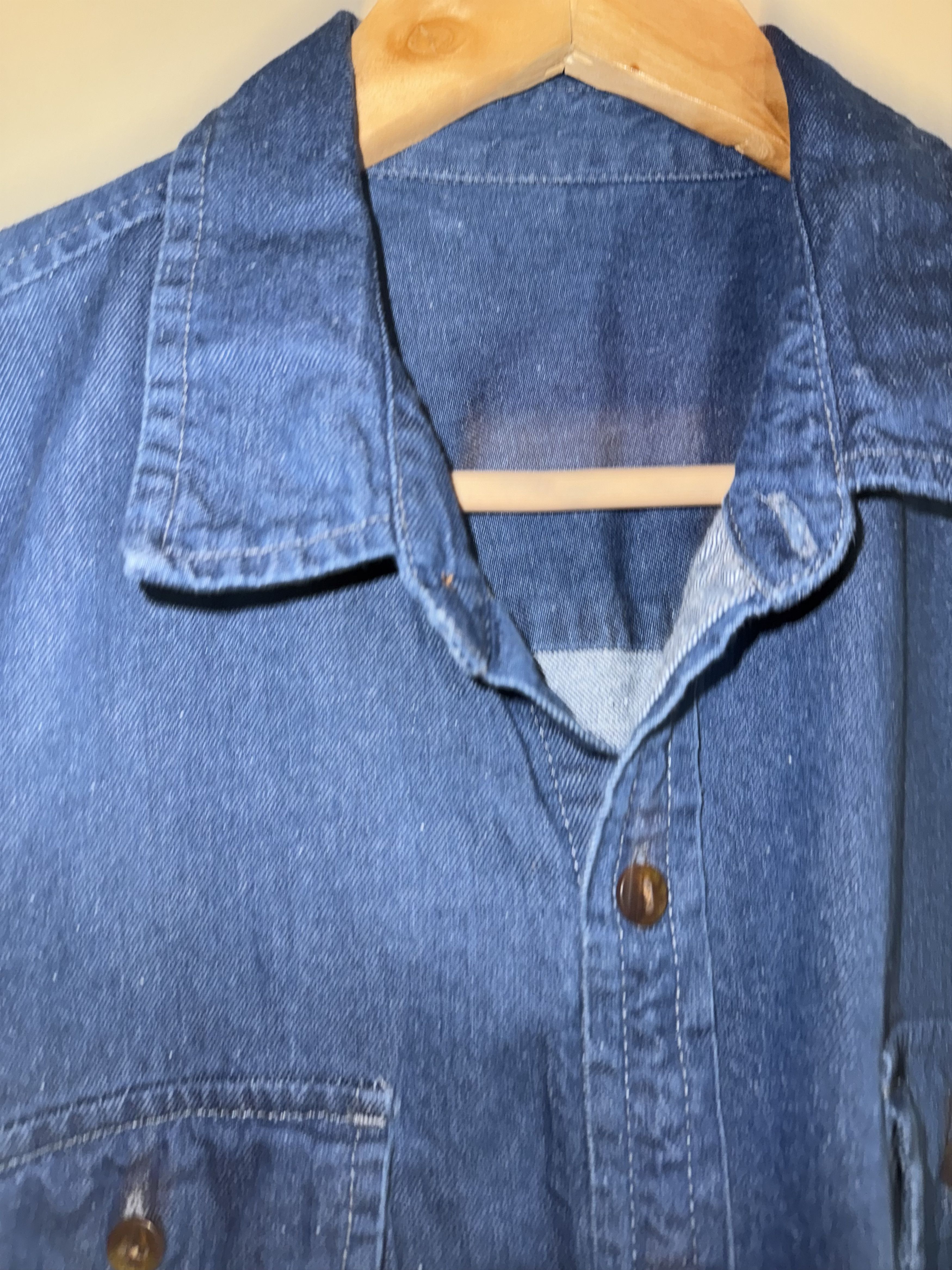 Lucky Brand Lucky Brand Blue Chambray Shirt w/ Horn Buttons, Men's Large Size US L / EU 52-54 / 3 - 2 Thumbnail