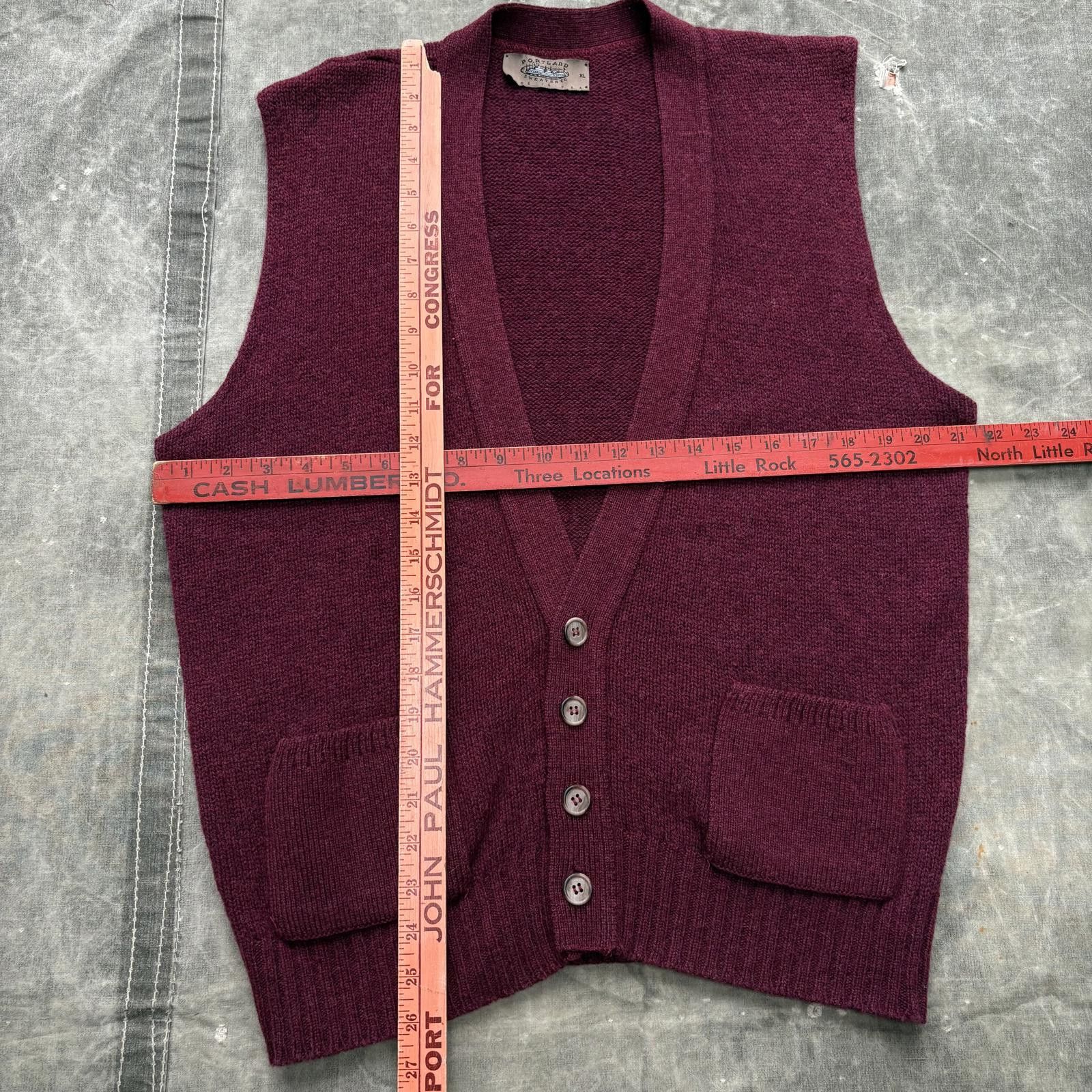 Vintage Vintage 80s 90s Burgundy Grunge Preppy Sweater Cardigan Vest Size US L / EU 52-54 / 3 - 3 Thumbnail