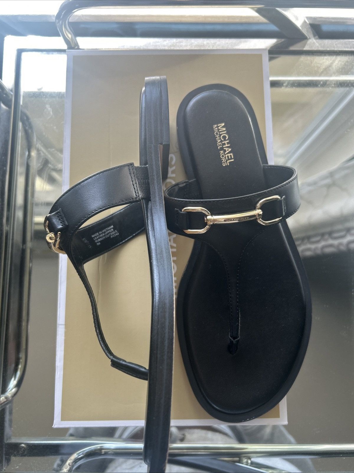 Michael Kors Michael Kors Carson flat thong slippers Size US 8 / IT 38 - 2 Thumbnail