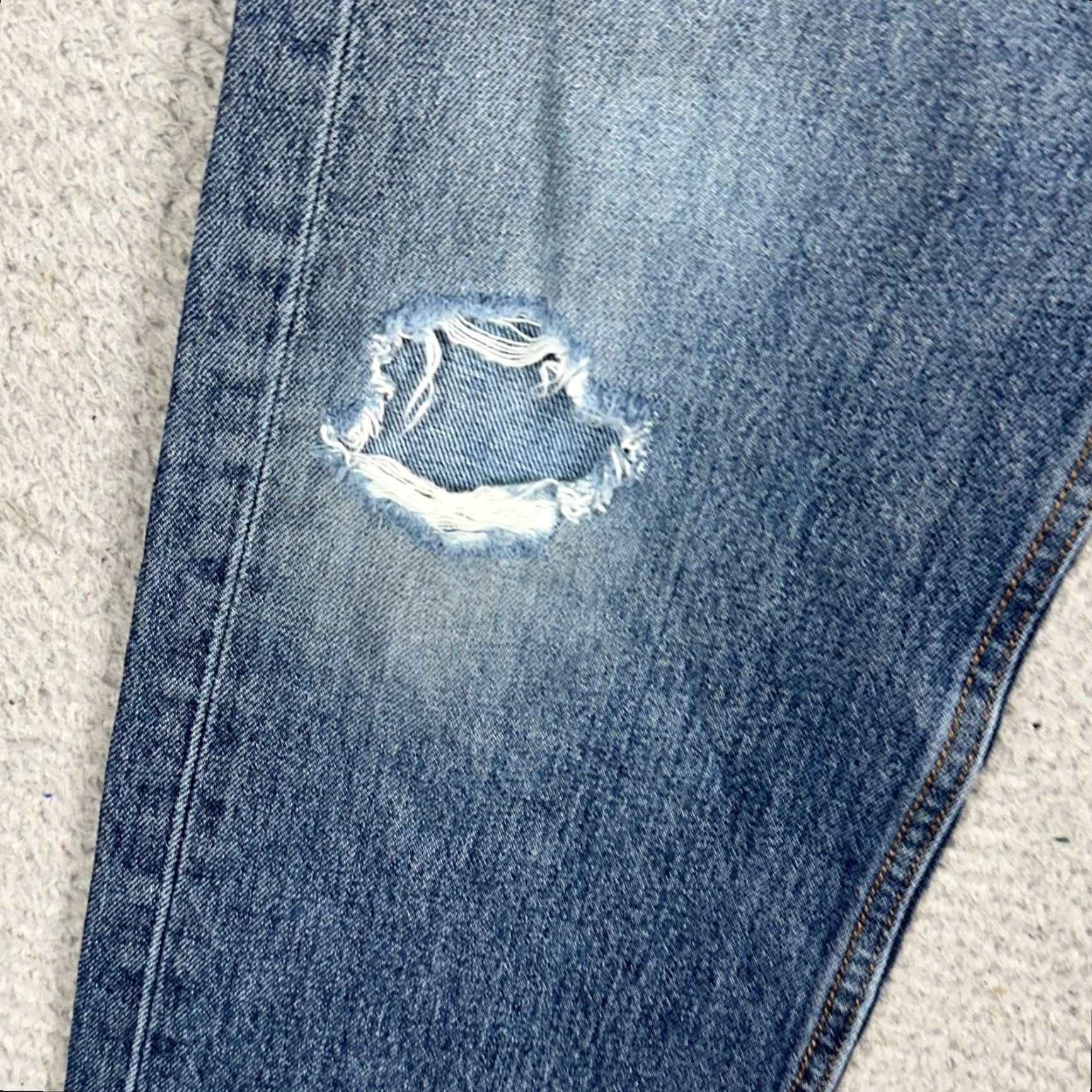 Levi's Levis 505 Jeans Men 34X34 Blue Regular Fit Straight Leg Distressed Denim 5-Pocket Zip Button Size US 34 / EU 50 - 6 Thumbnail