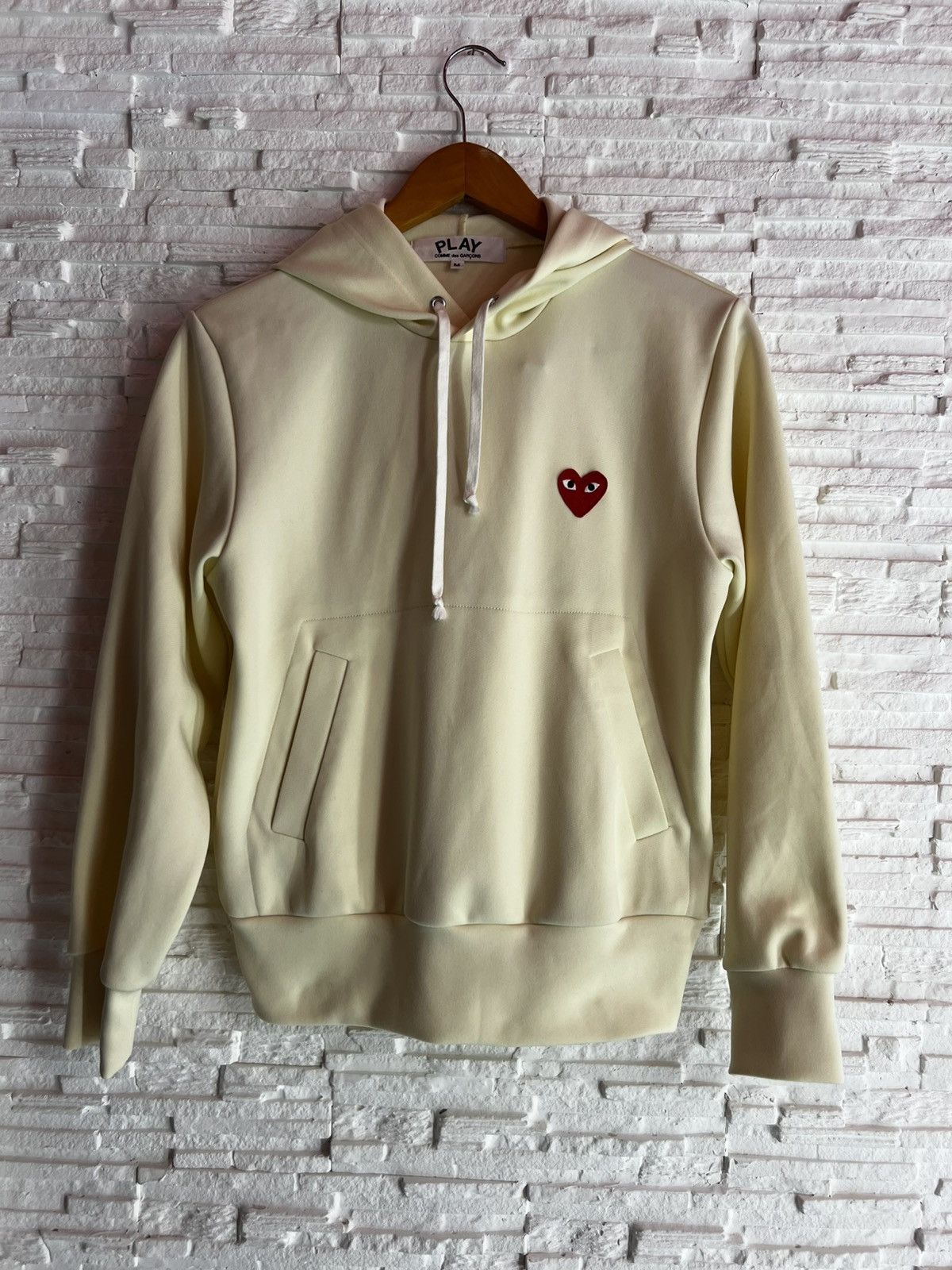 Comme des Garcons Comme Des Garçons Play Yellow Embroidered Logo Hoodie Size M Size M / US 6-8 / IT 42-44 - 3 Thumbnail
