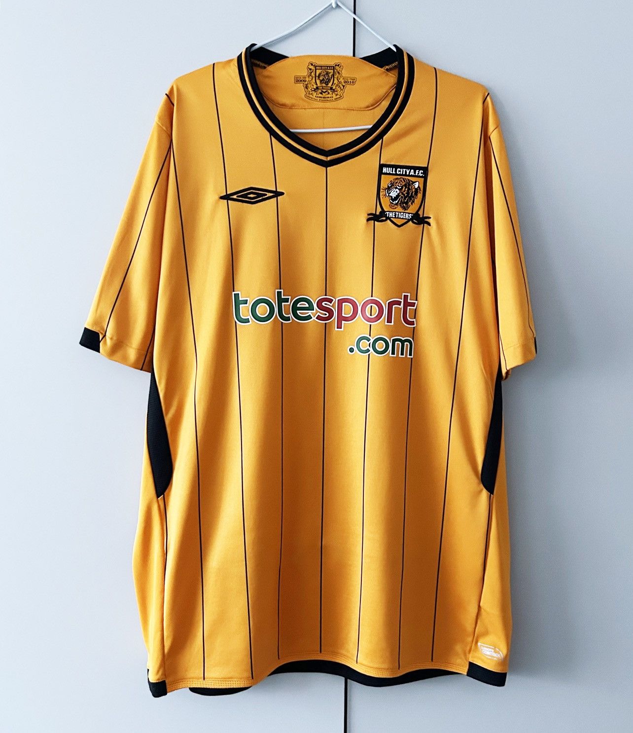 Umbro × Vintage Hull City umbro jersey 2009 2010 Size US XL / EU 56 / 4 - 1 Thumbnail