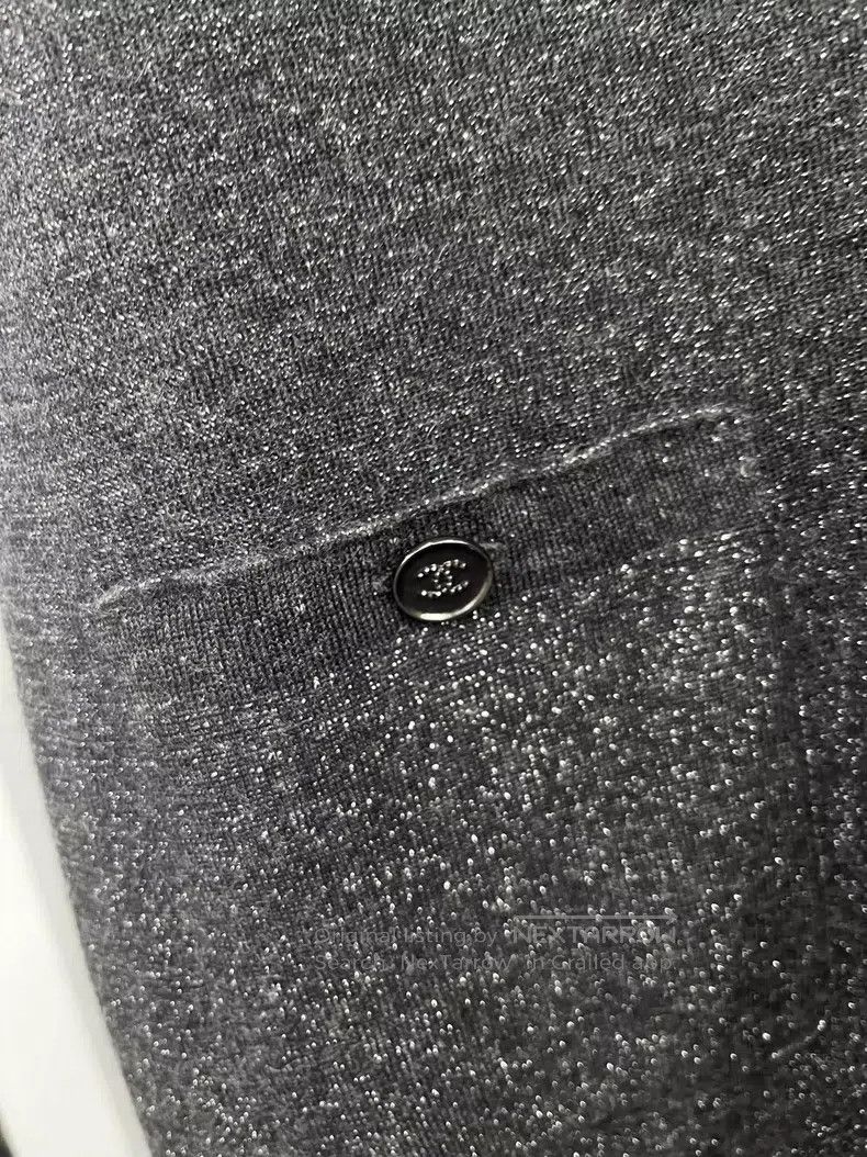 Chanel Chanel Black glitter V-neck knitted long skirt Size XS / US 0-2 / IT 36-38 - 2 Thumbnail