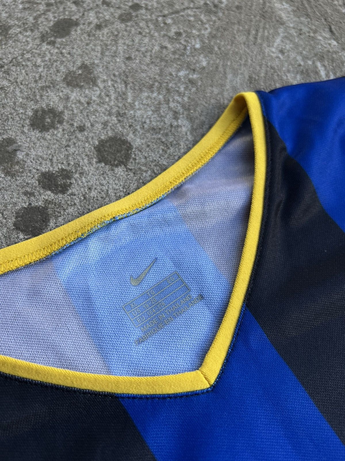 Nike Crazy Vintage Inter Milan Nike Jersey 2000s Home Soccer y2k Size US M / EU 48-50 / 2 - 6 Thumbnail