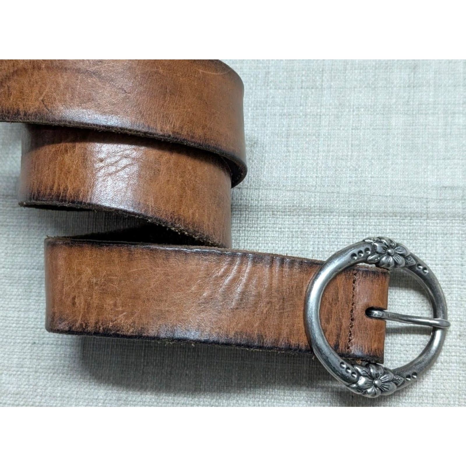 American Eagle Outfitters VINTAGE american eagle belt COWHIDE full grain leather 34 buckle WESTERN Brown Womens Regular 1-5/8" width 34/35 pattern Patina 90s decade Size ONE SIZE - 2 Thumbnail