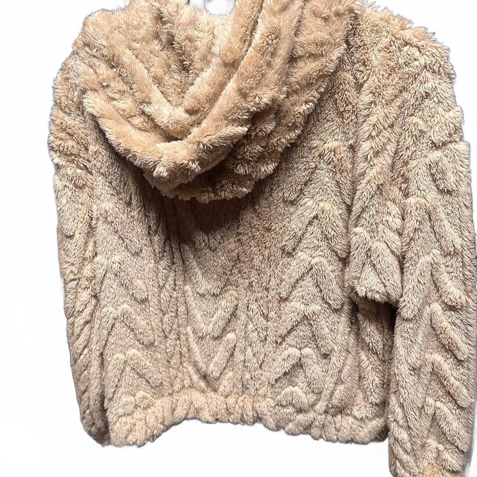 Almost Famous NWT Almost Famous Women's Beige Plush Hooded Sweatshirt Size M / US 6-8 / IT 42-44 - 2 Thumbnail