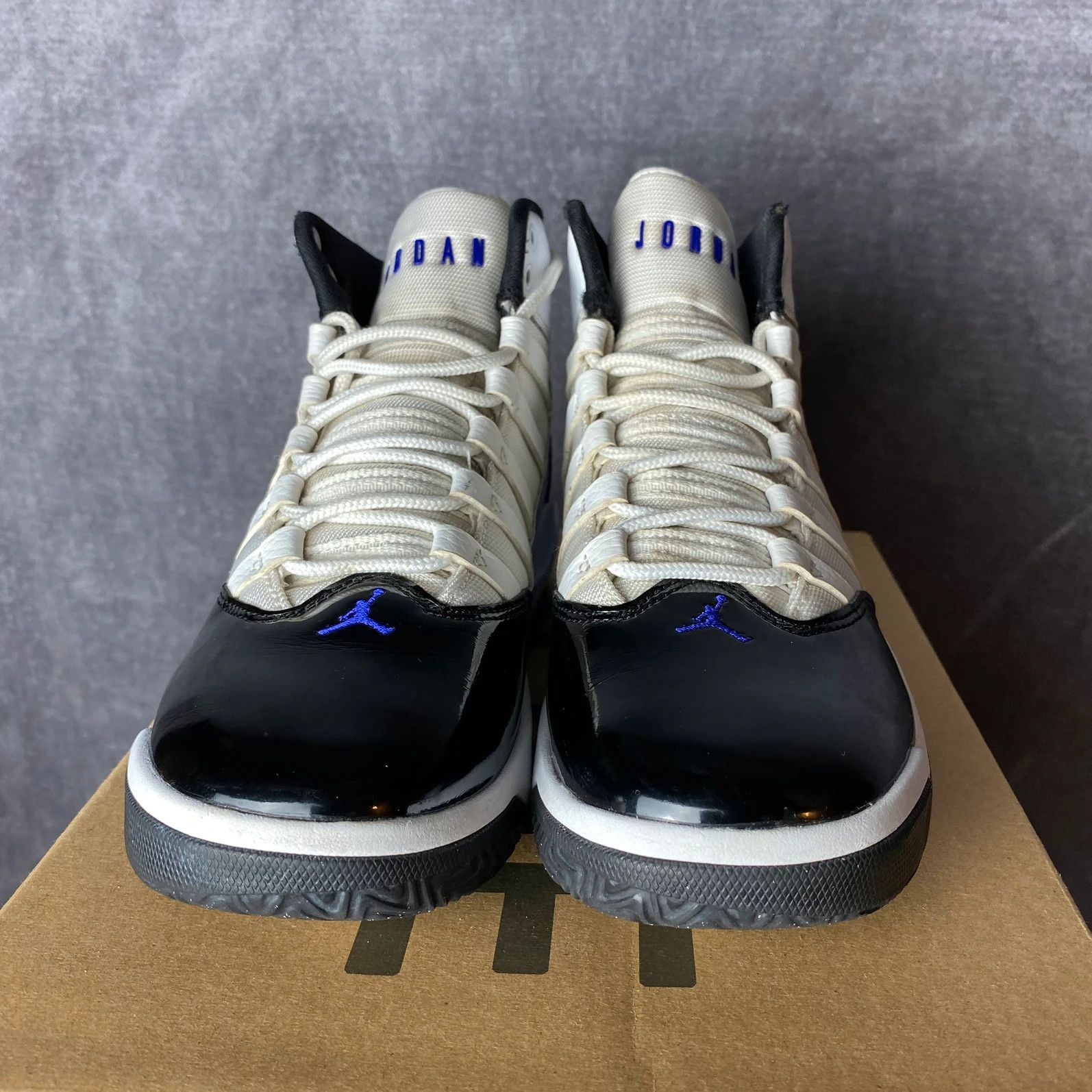 Jordan Brand Nike Air Jordan Max Aura 11 white black patent leather Size US 8 / IT 38 - 6 Thumbnail