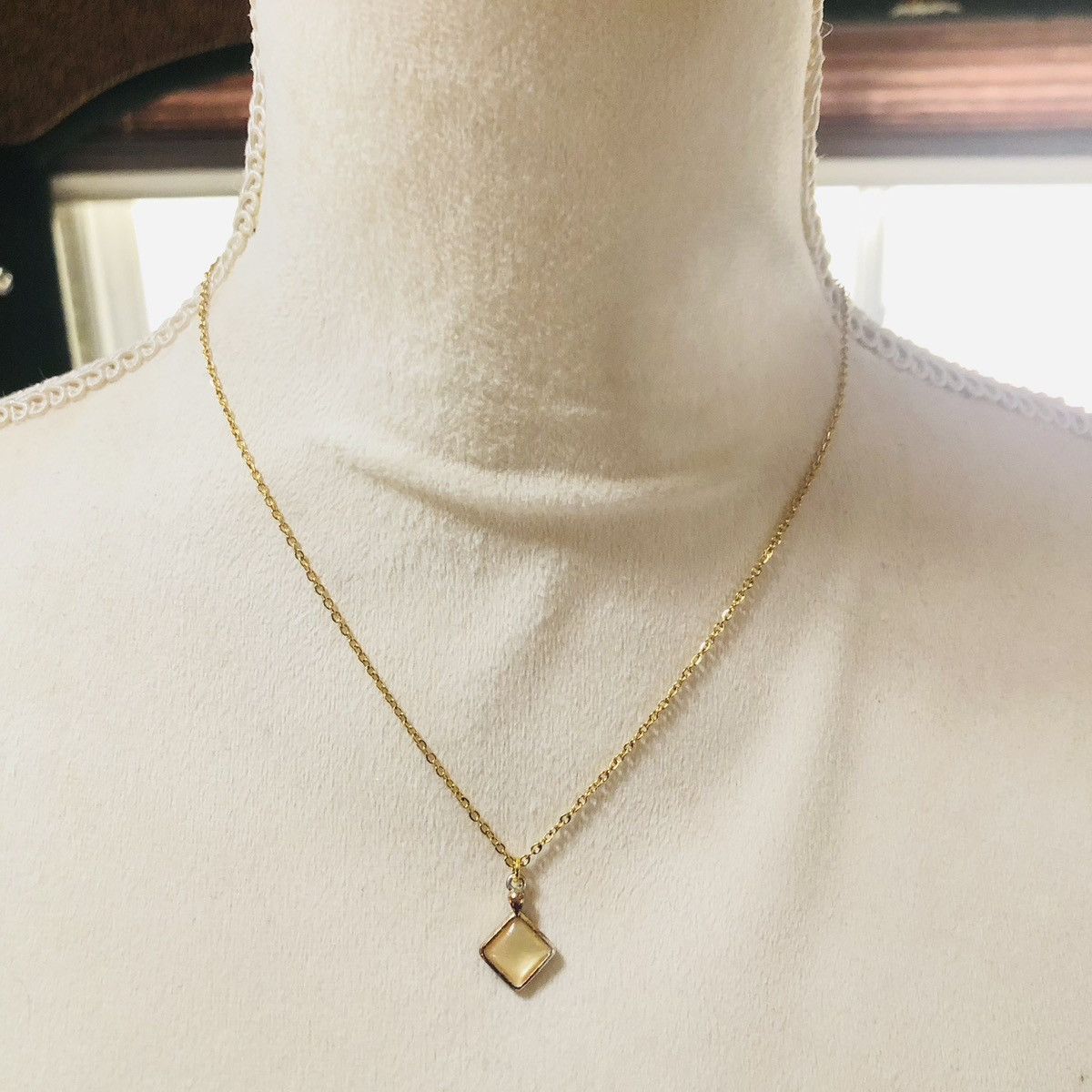 Handmade Handcrafted vintage gold plated cat eye glass necklace Size ONE SIZE - 2 Thumbnail